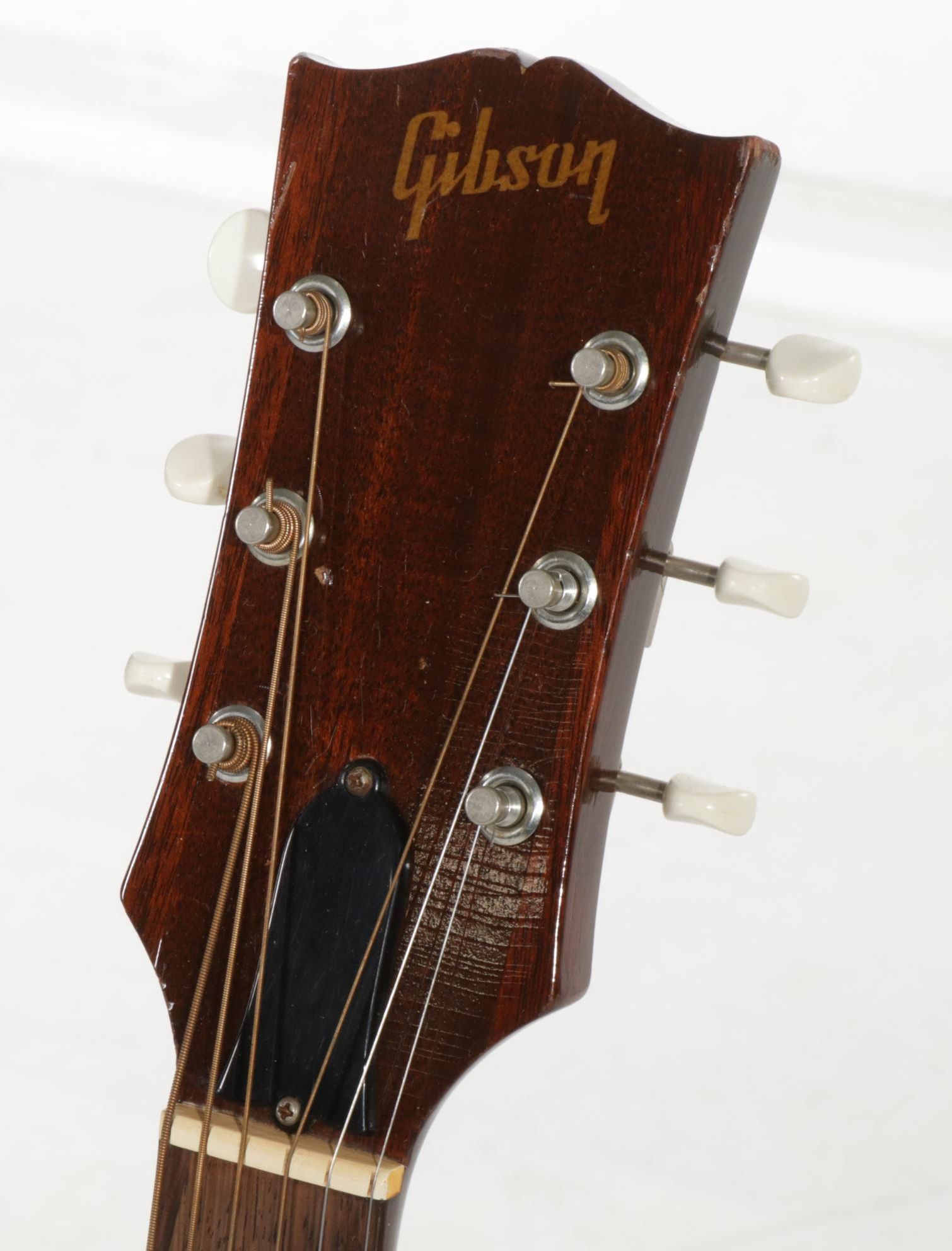 Gibson 6 String Acoustic Guitar in Case
