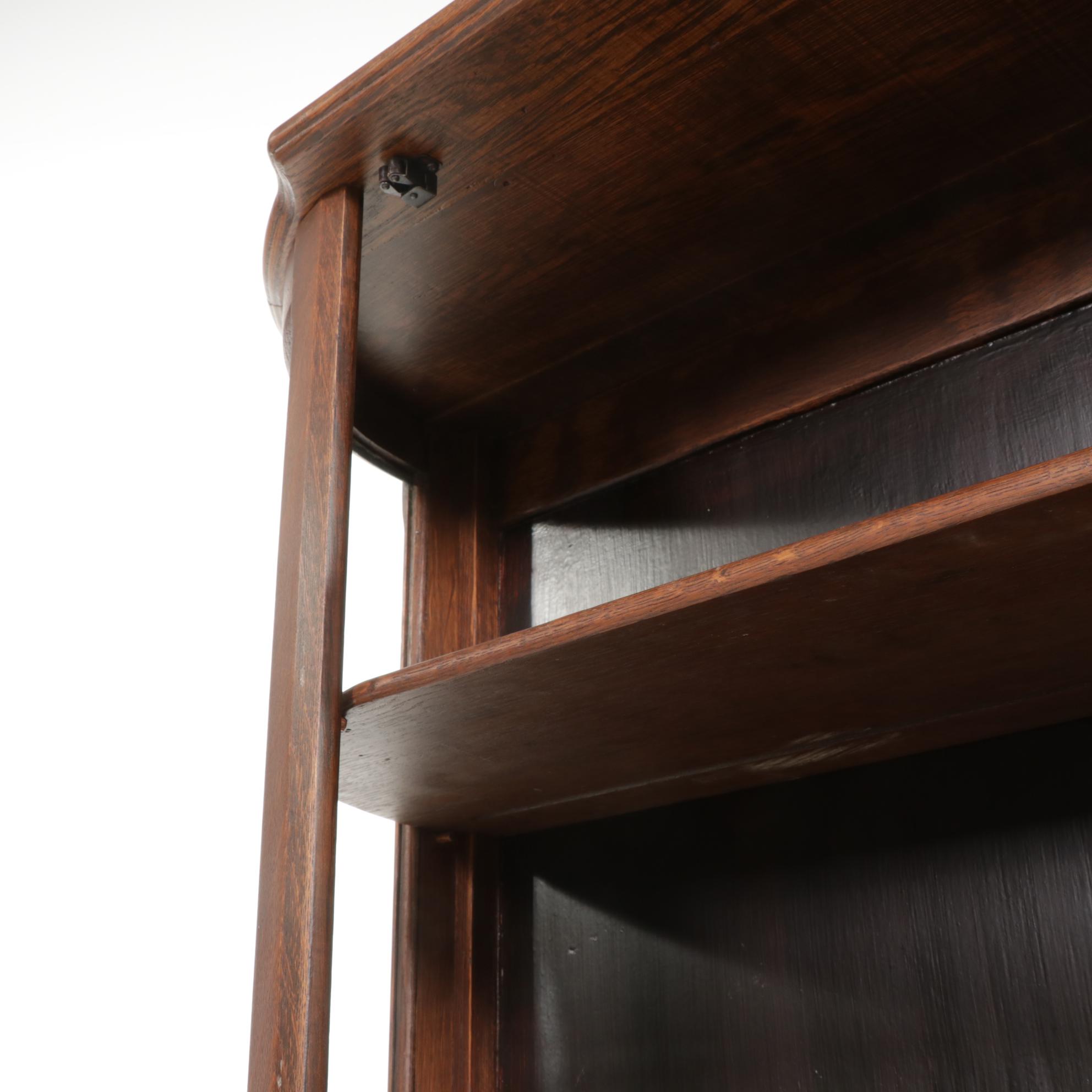 Quartersawn Oak Display Cabinet with Curved Glass Sides, Early 20th Century