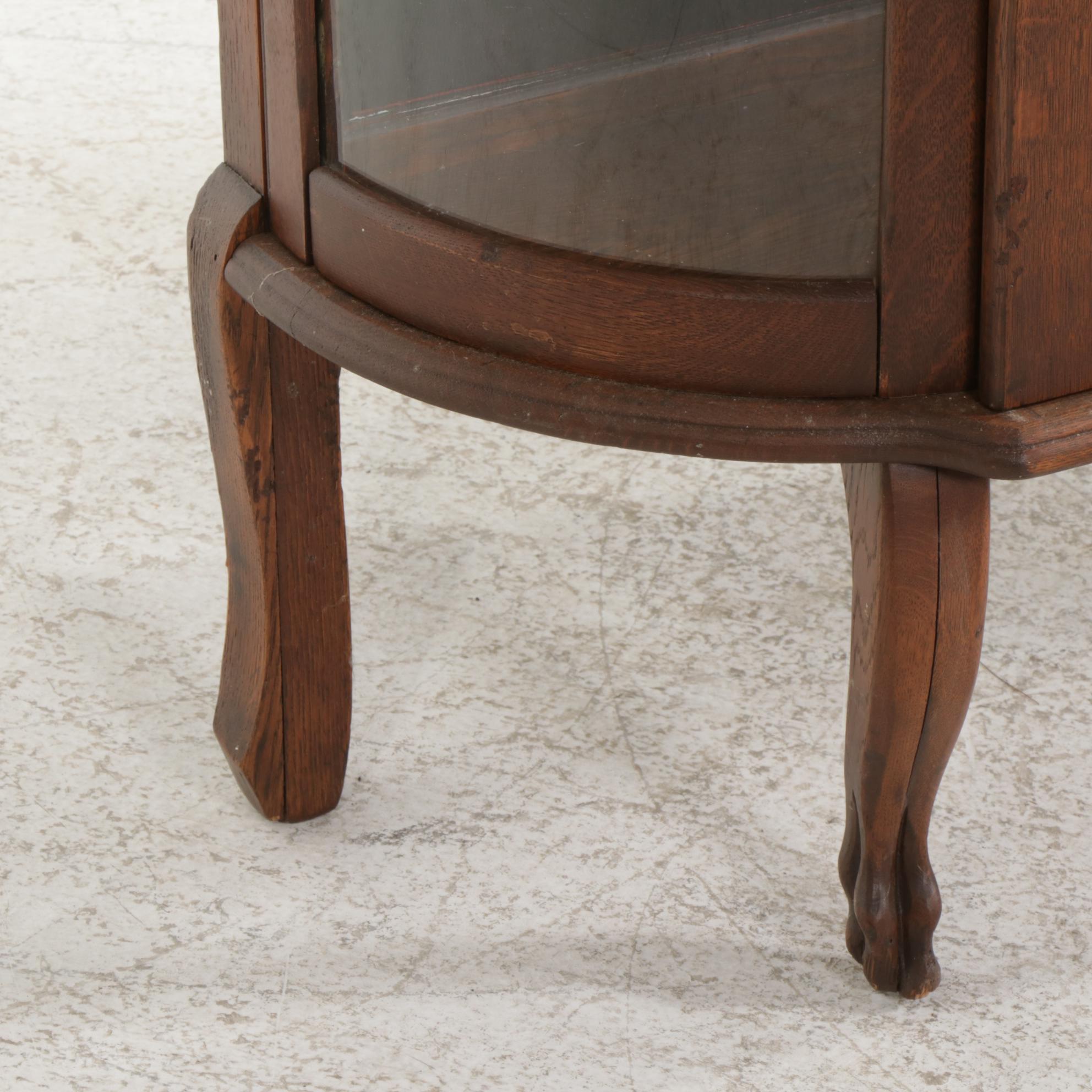 Quartersawn Oak Display Cabinet with Curved Glass Sides, Early 20th Century