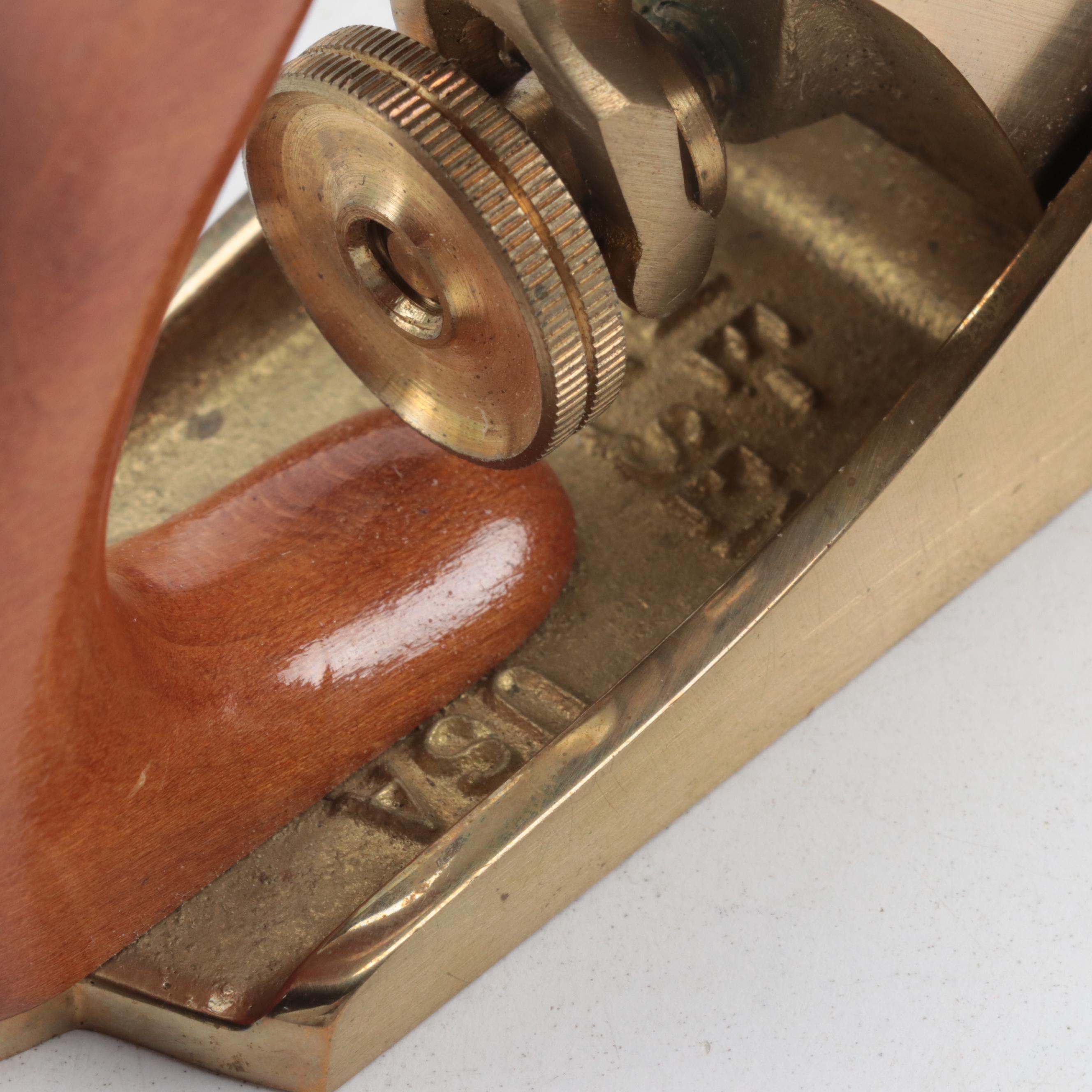 Harris Tools Scraper Plane with Lie-Nielsen Block Plane Tool