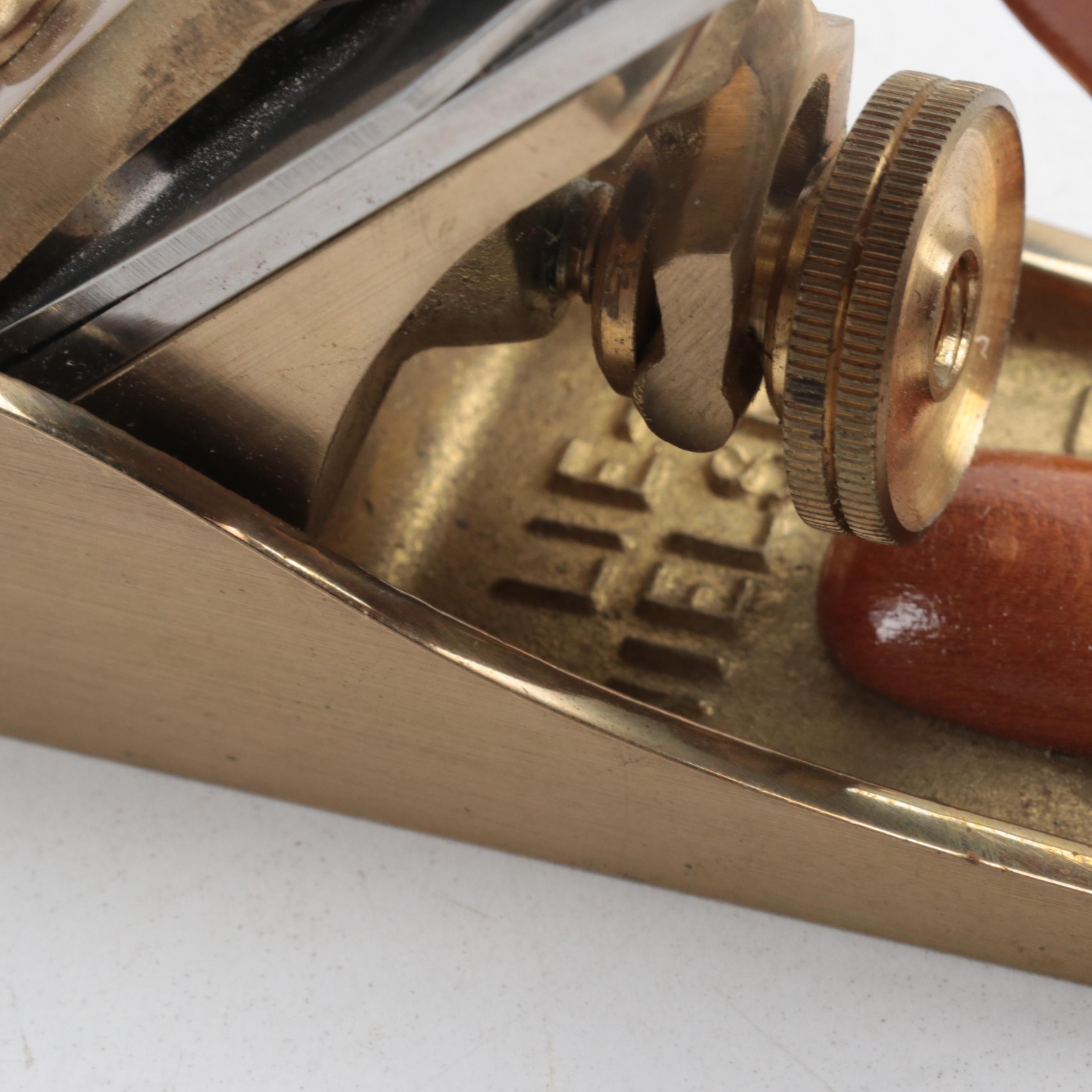 Harris Tools Scraper Plane with Lie-Nielsen Block Plane Tool