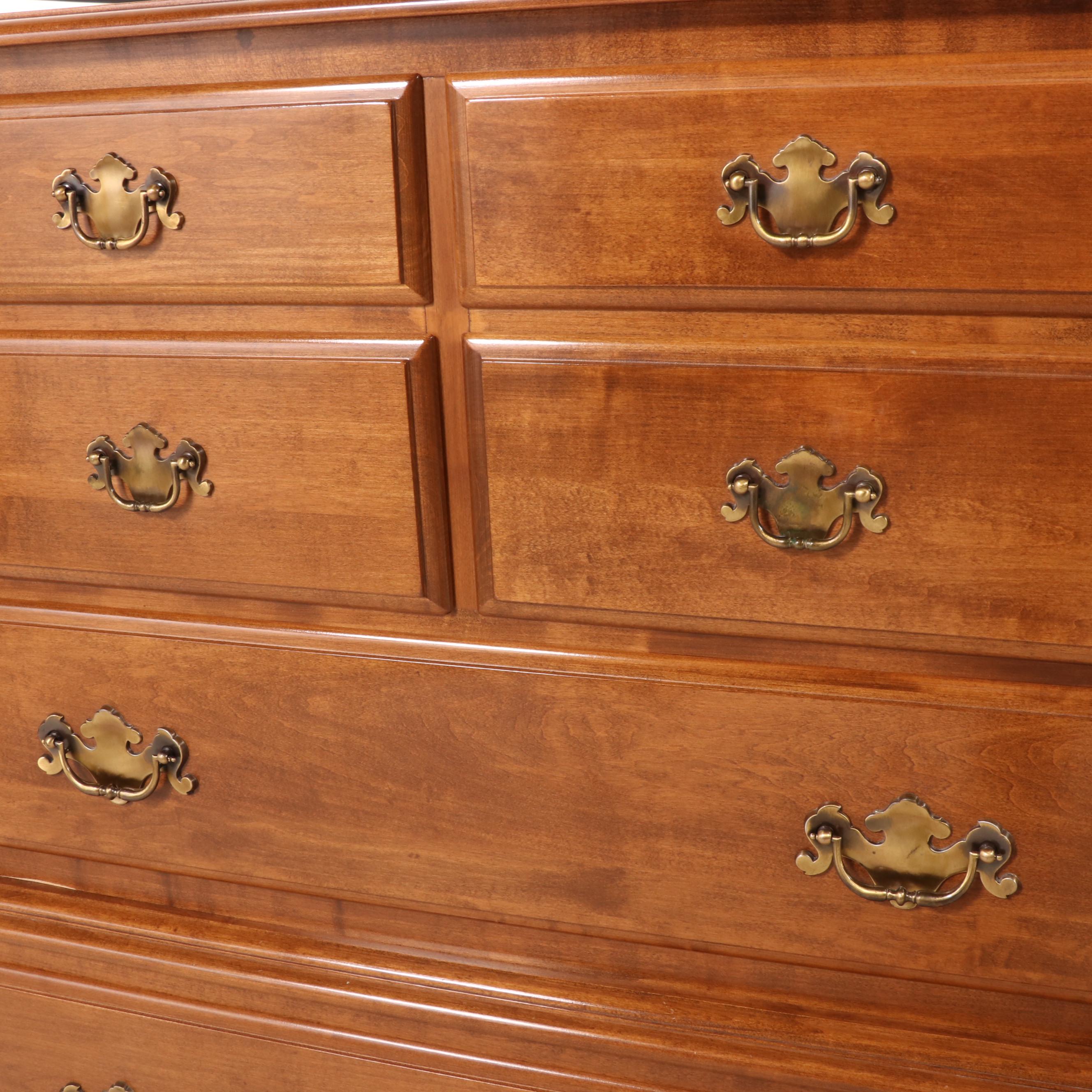 Ethan Allen Federal Style Maple Seven-Drawer Chest, Late 20th Century