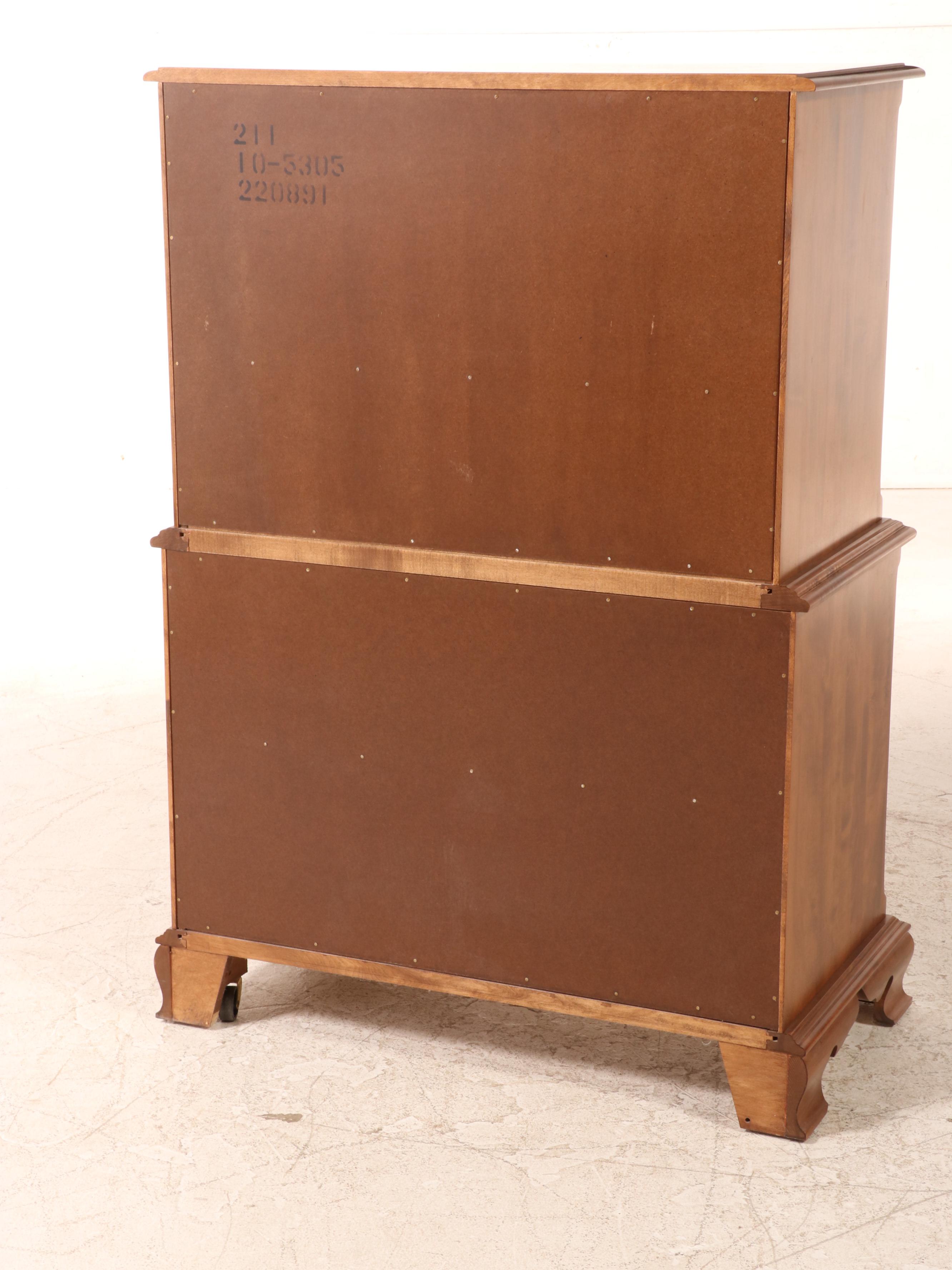 Ethan Allen Federal Style Maple Seven-Drawer Chest, Late 20th Century