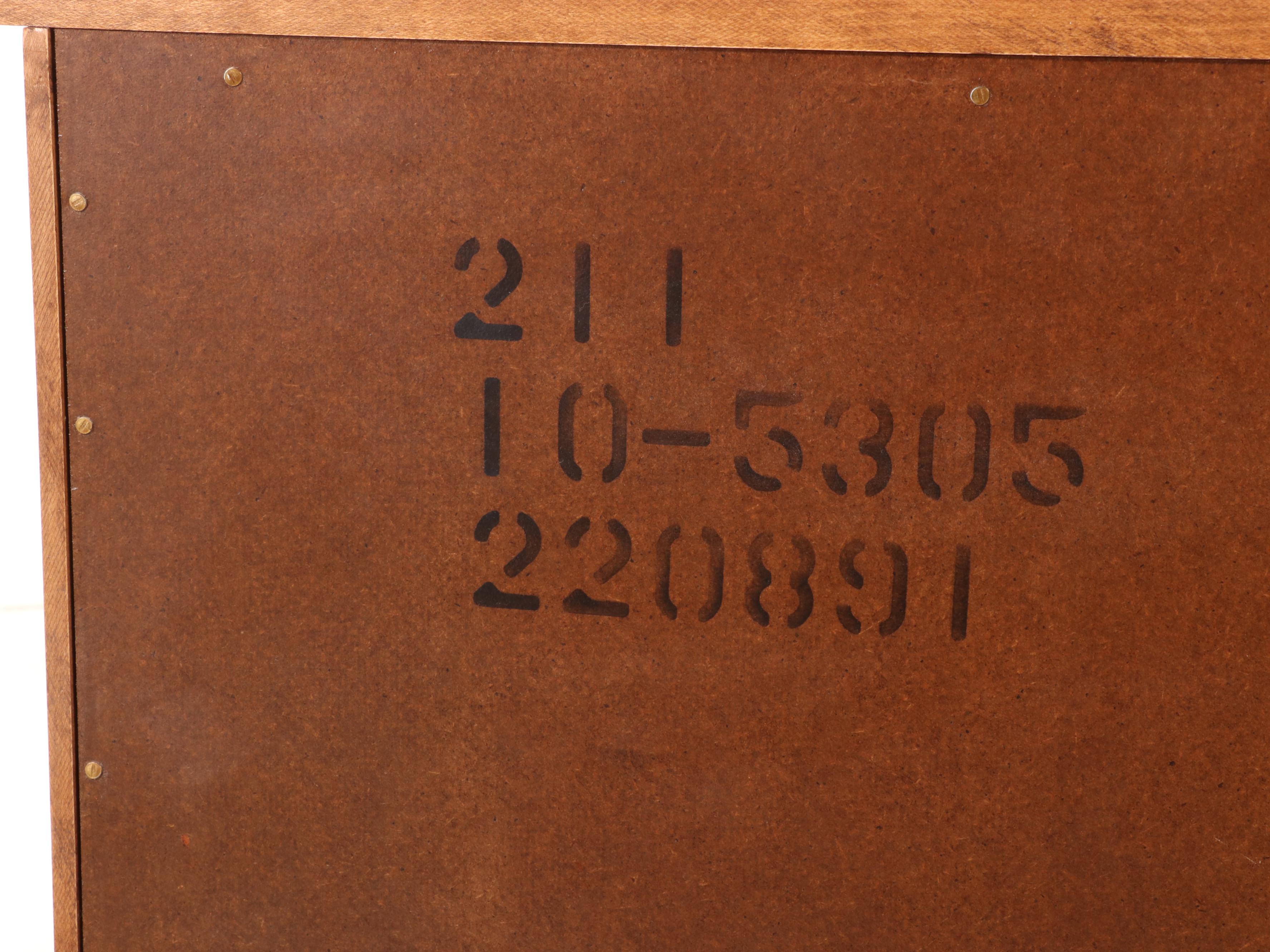 Ethan Allen Federal Style Maple Seven-Drawer Chest, Late 20th Century