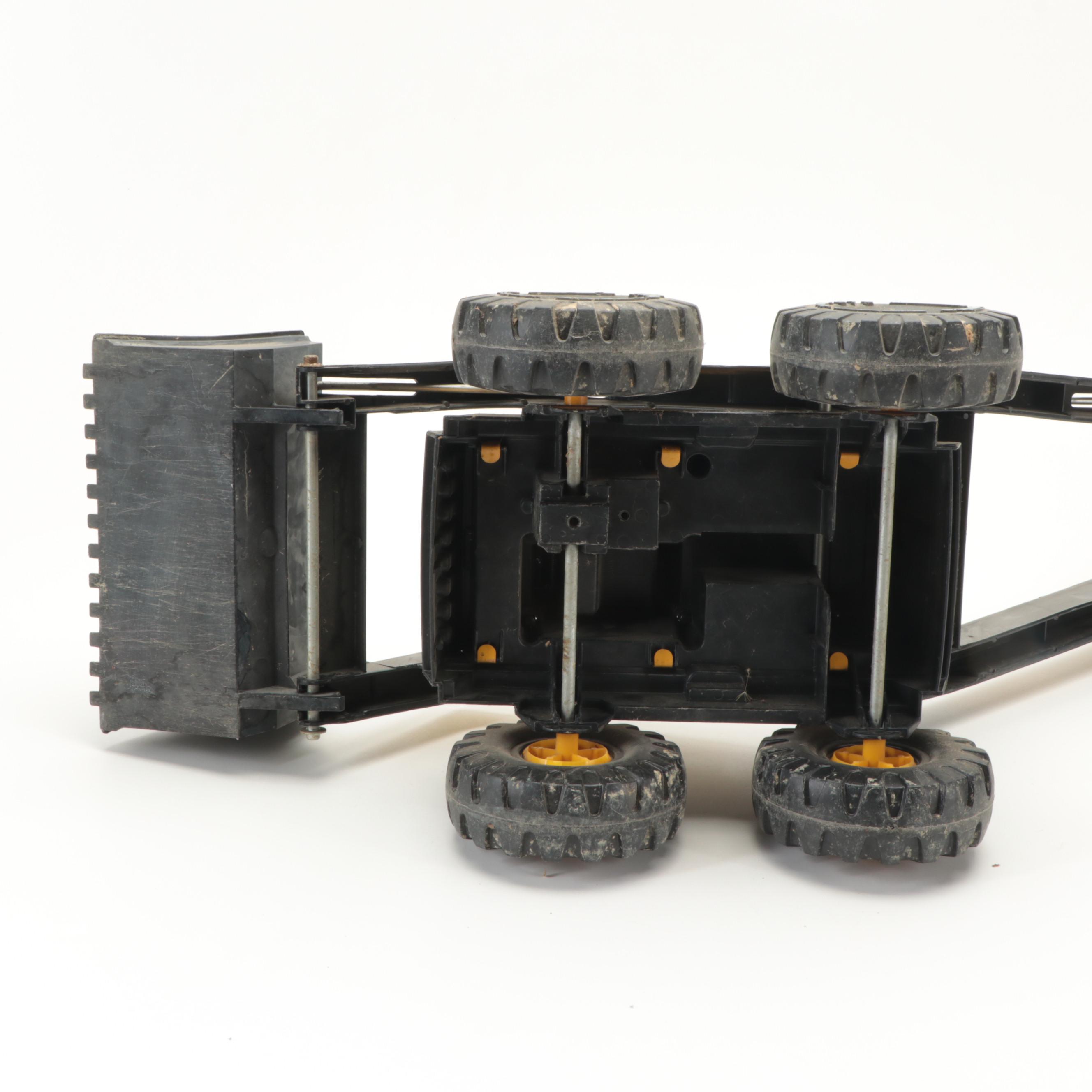 Tonka "Strong Arm" Diecast and Plastic Walk Behind Front-End Loader