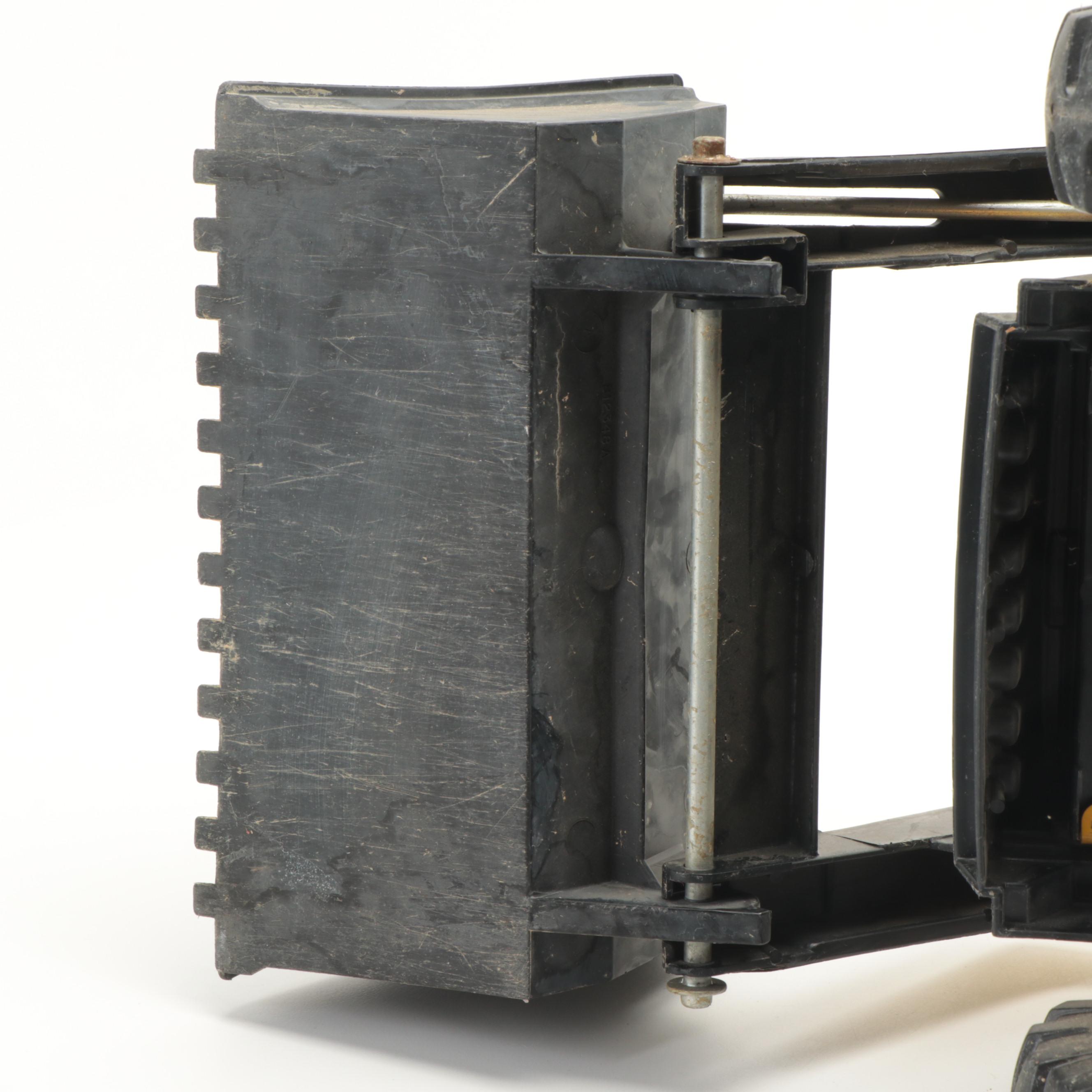 Tonka "Strong Arm" Diecast and Plastic Walk Behind Front-End Loader