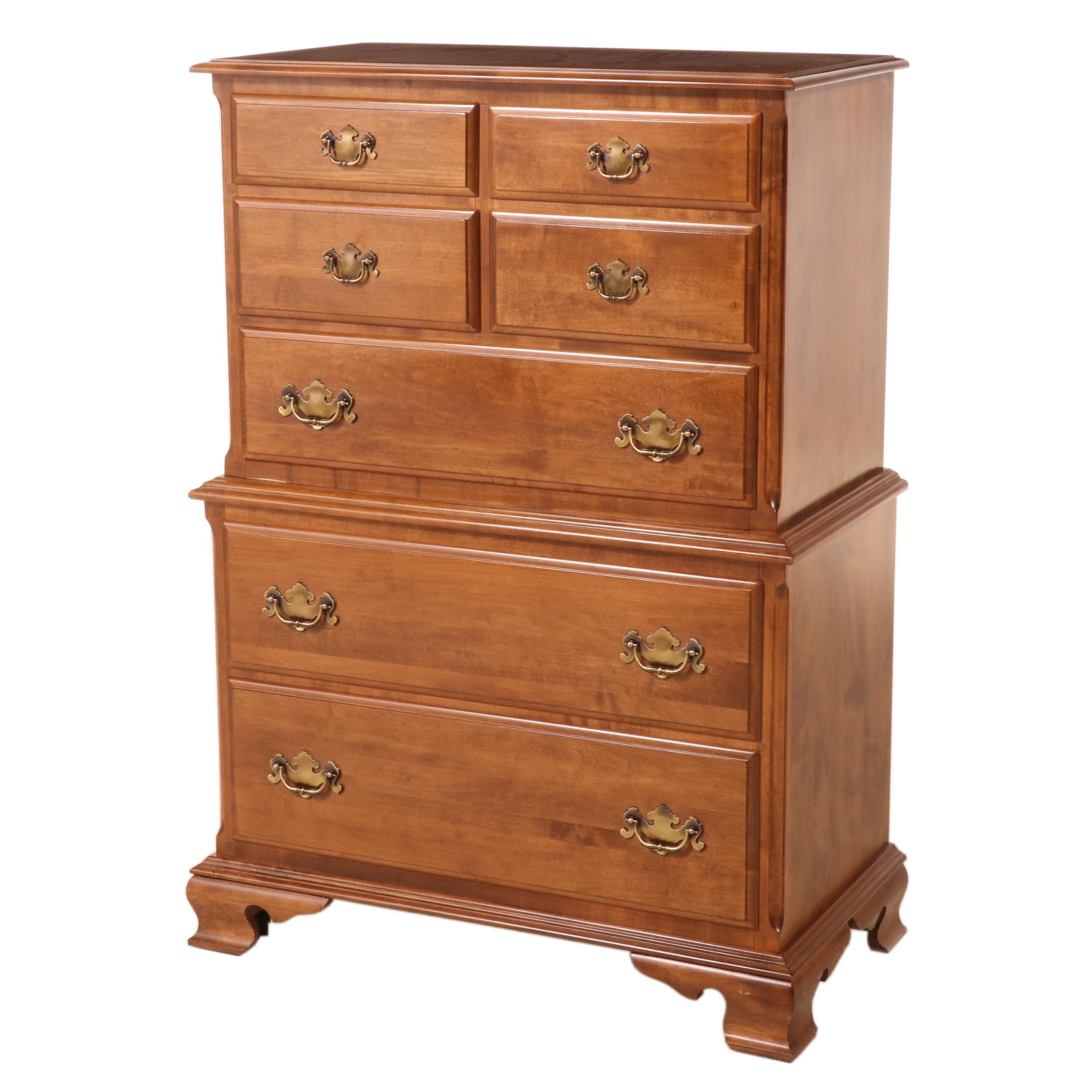 Ethan Allen Federal Style Maple Seven-Drawer Chest, Late 20th Century