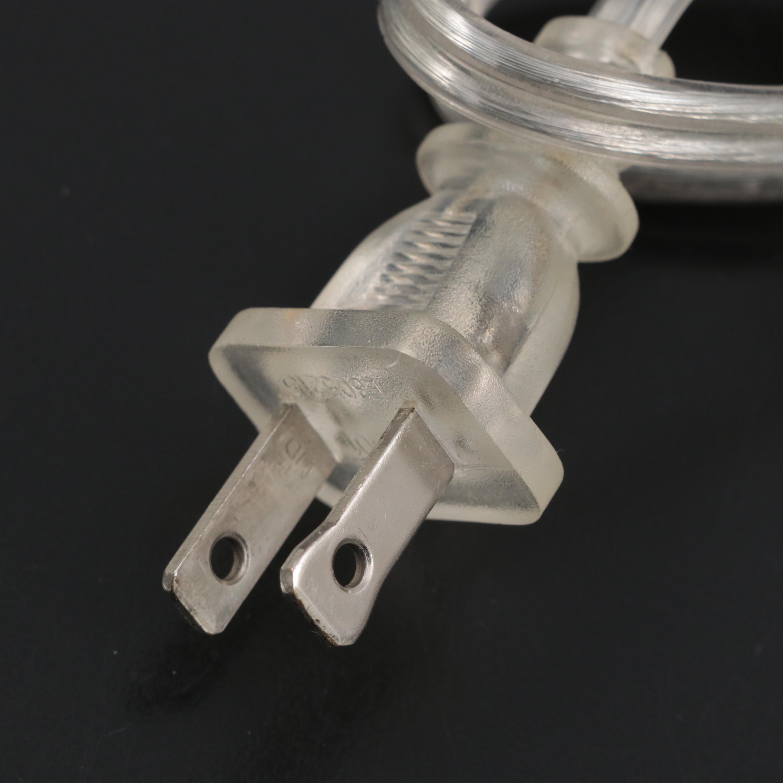 Zadro Dimmable Make Up Mirror and Magnifier with Faux Roses in Vase