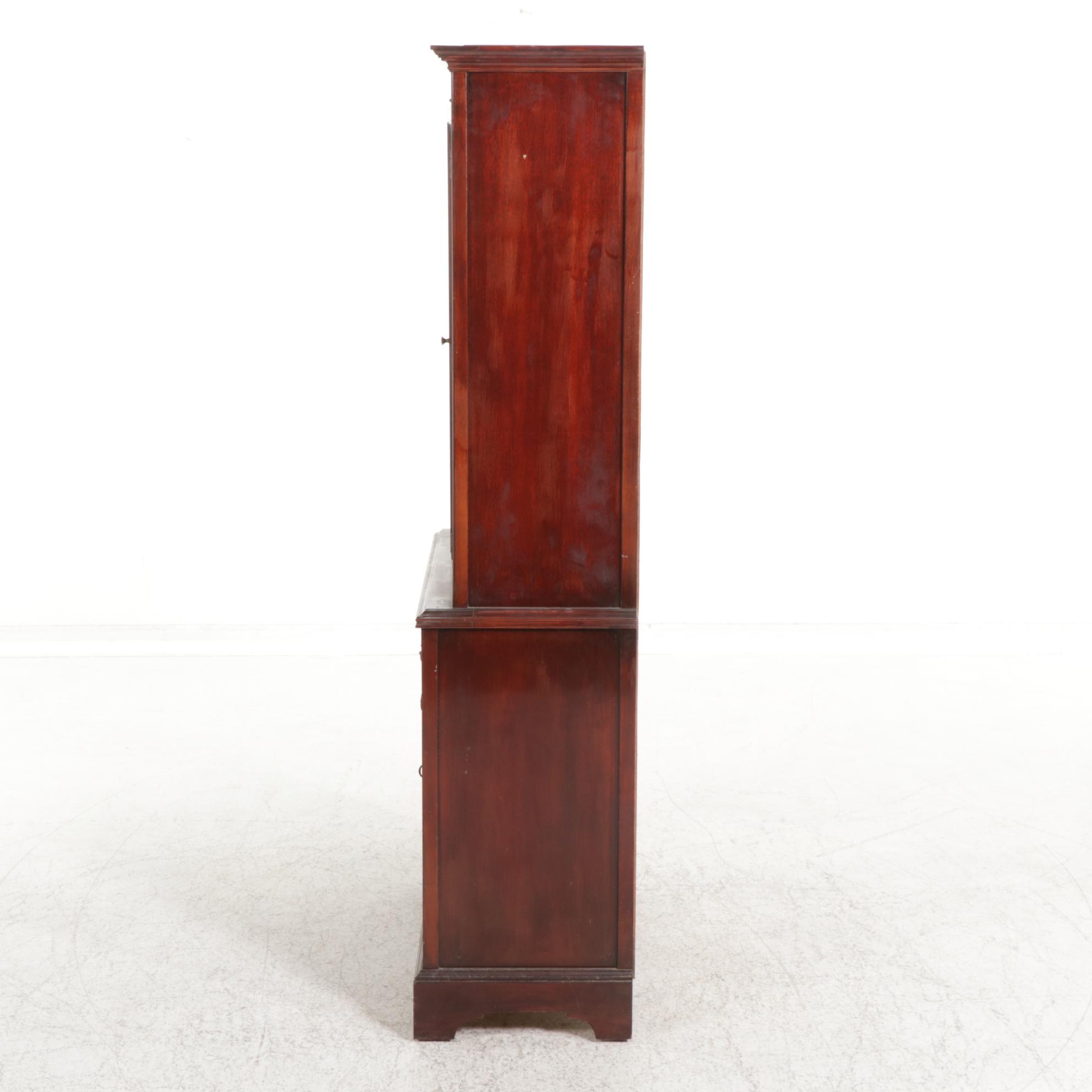 Bernhardt Federal Style Mahogany China Cabinet, Mid-20th Century