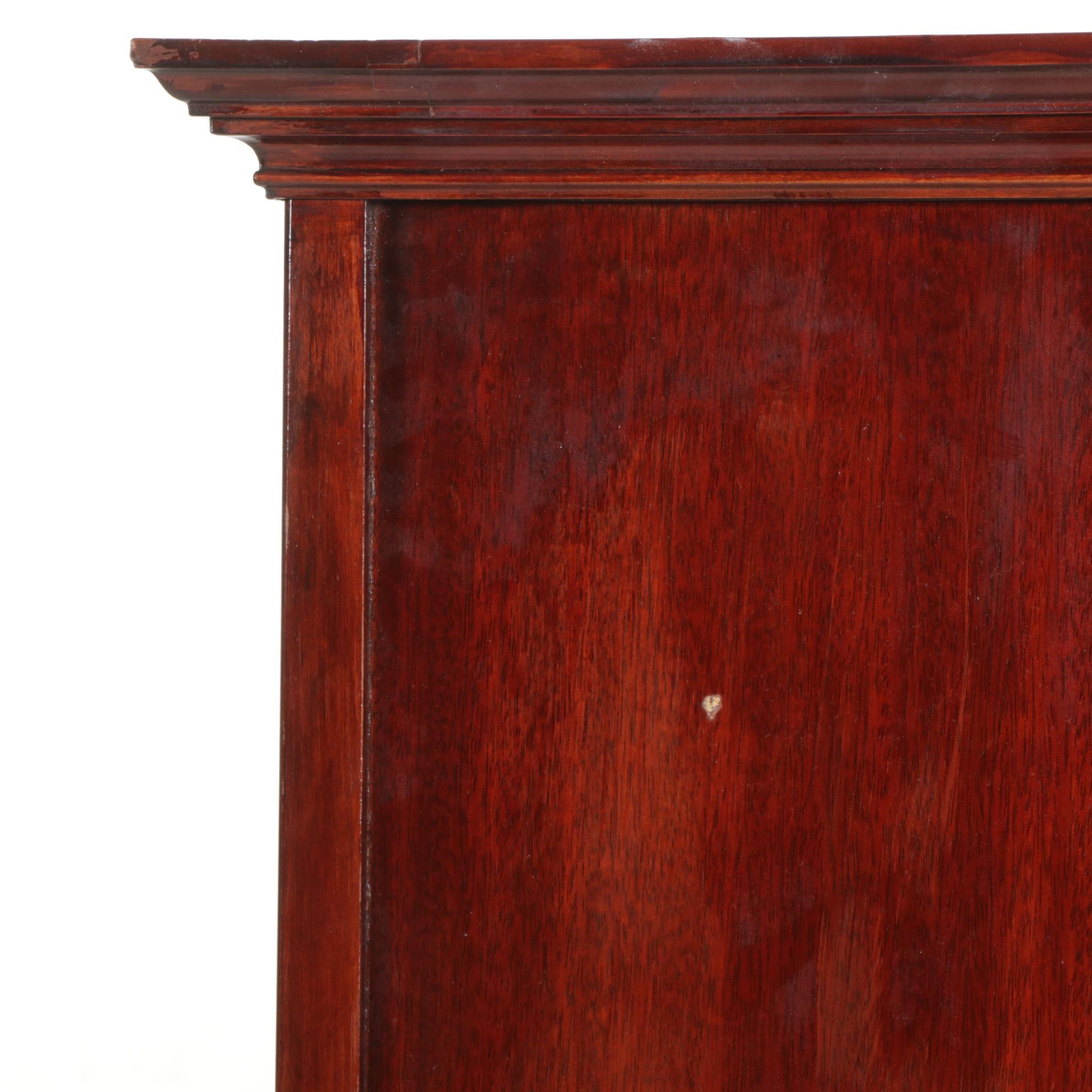 Bernhardt Federal Style Mahogany China Cabinet, Mid-20th Century