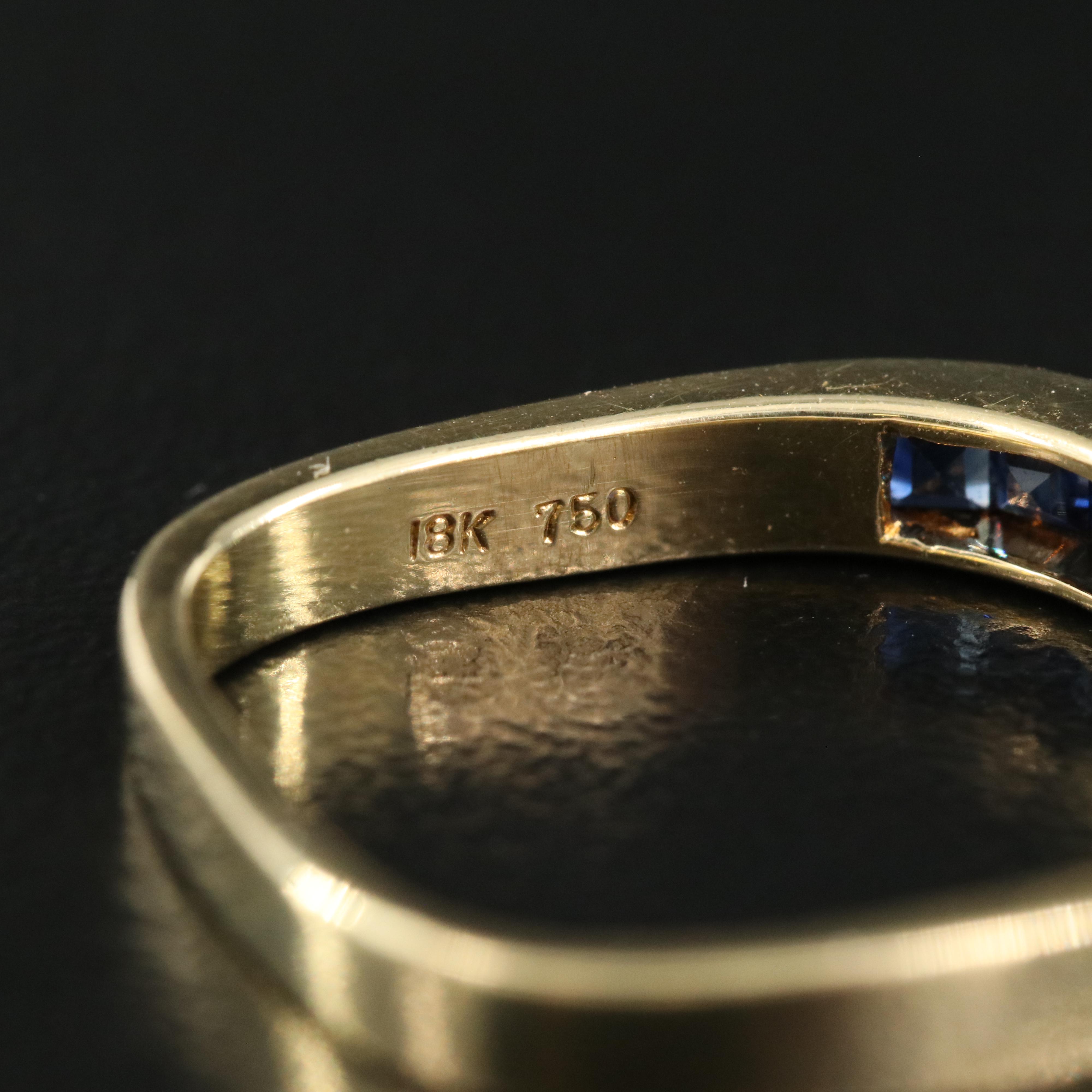 18K Sapphire Square Shank Ring