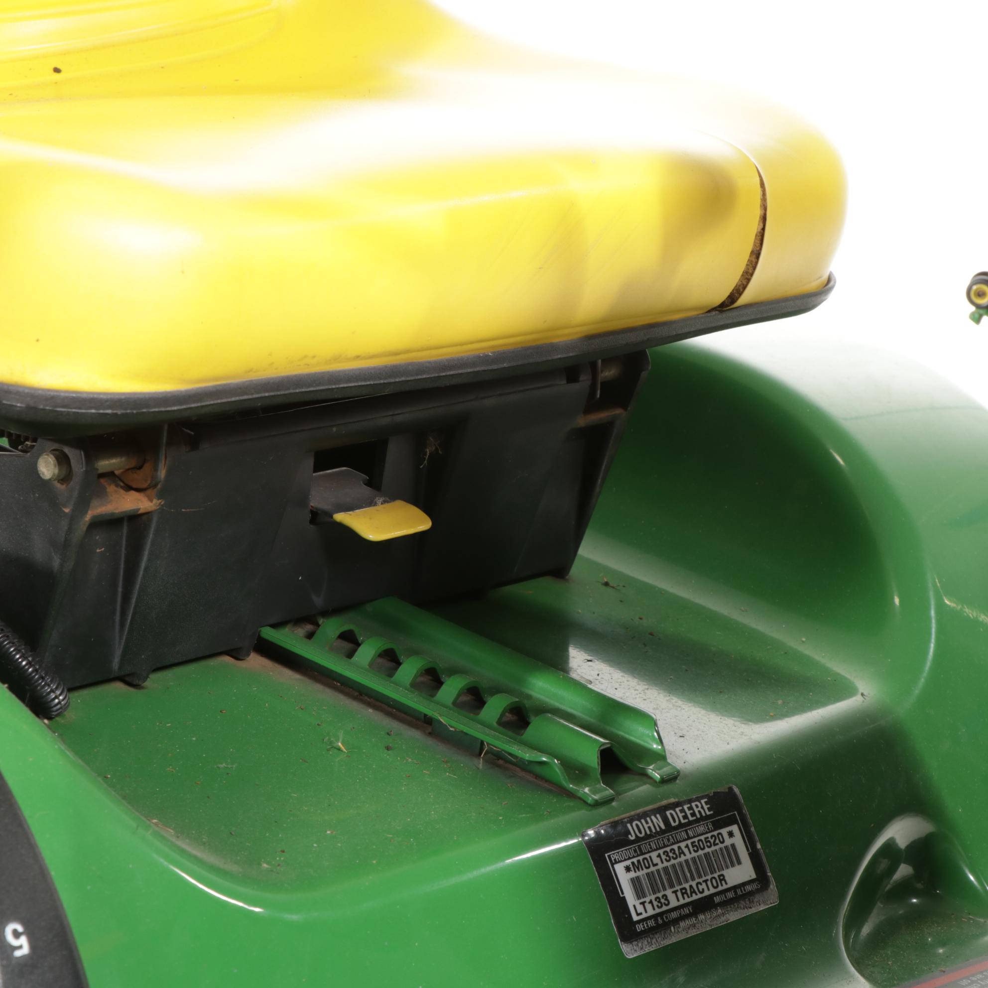 John Deere LT133 Lawn Tractor with 10P Utility Cart