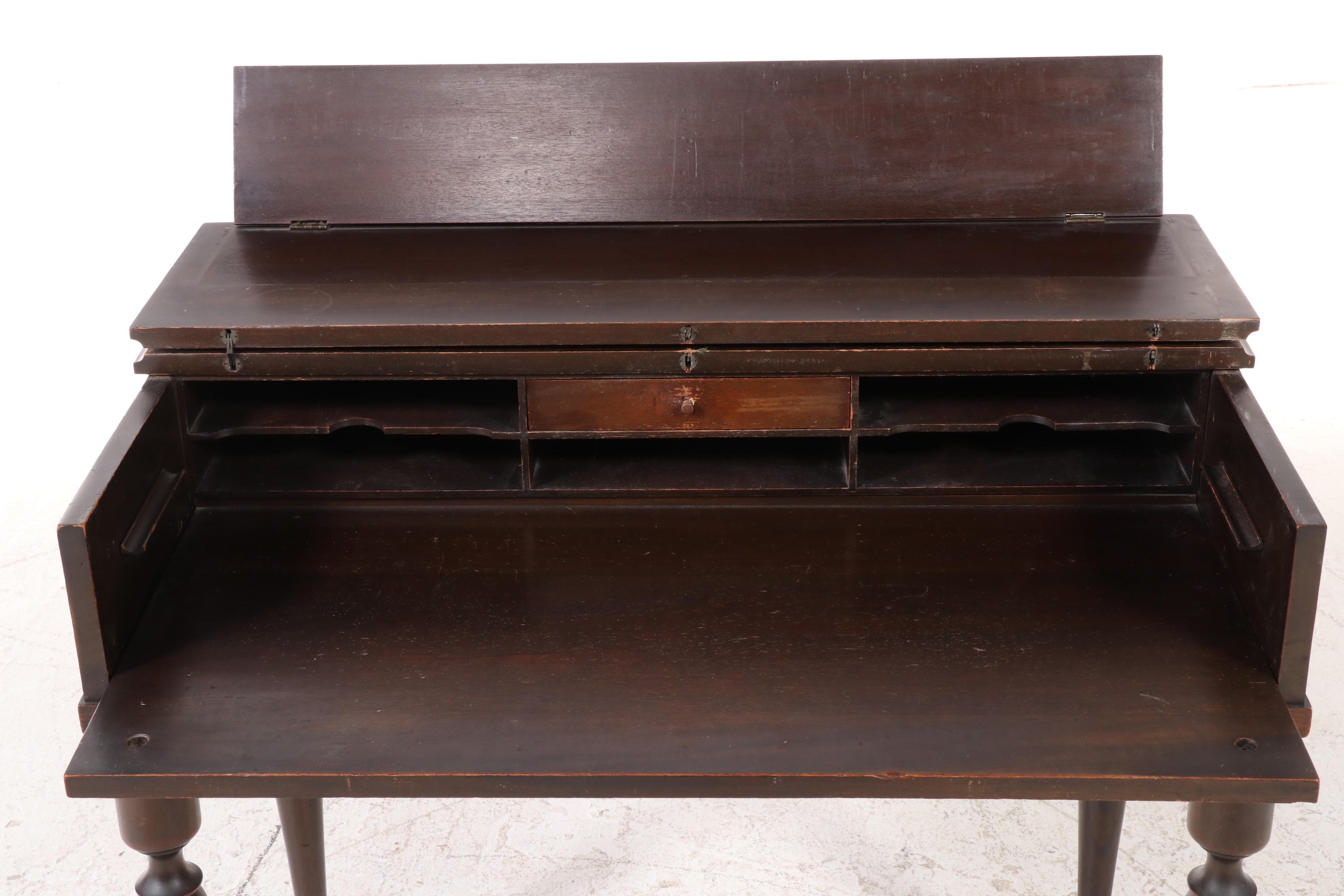 Colonial Mfg. Co. Federal Style Mahogany Spinet Desk, Early 20th Century