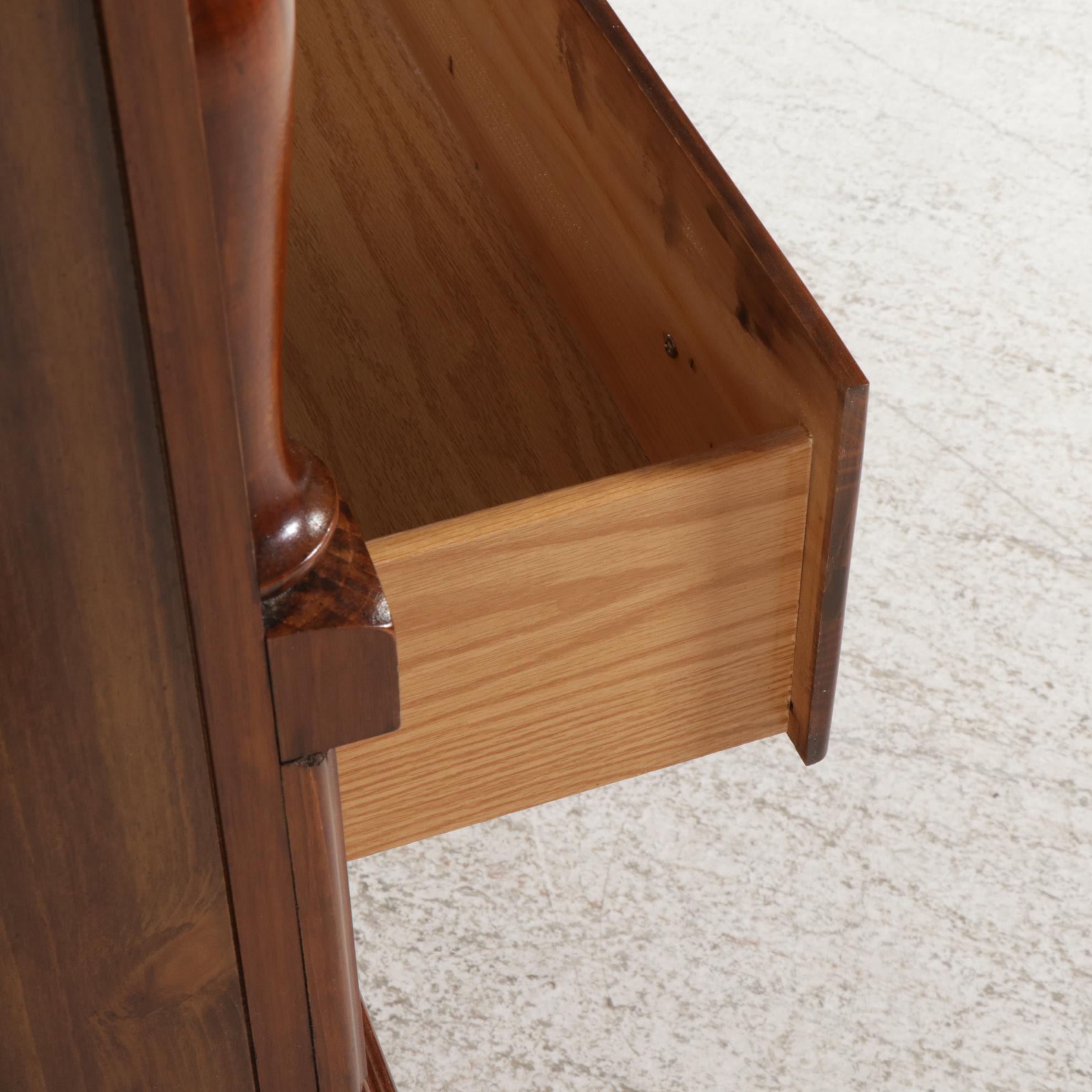 Broyhill Pine Chest of Drawers, Late 20th Century