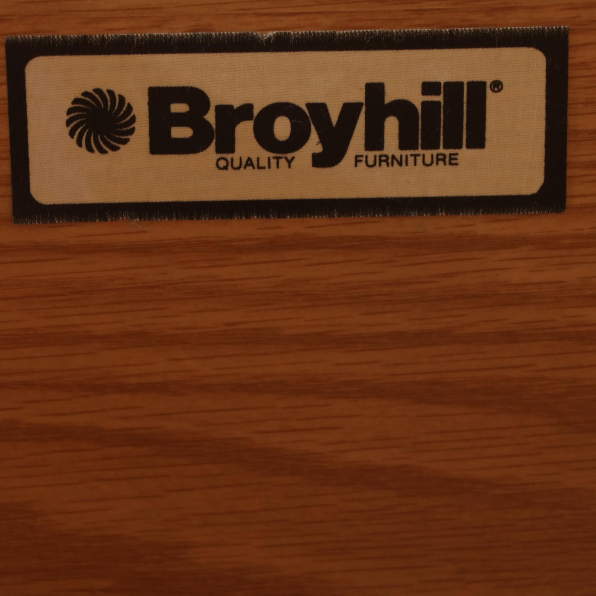 Broyhill Pine Chest of Drawers, Late 20th Century