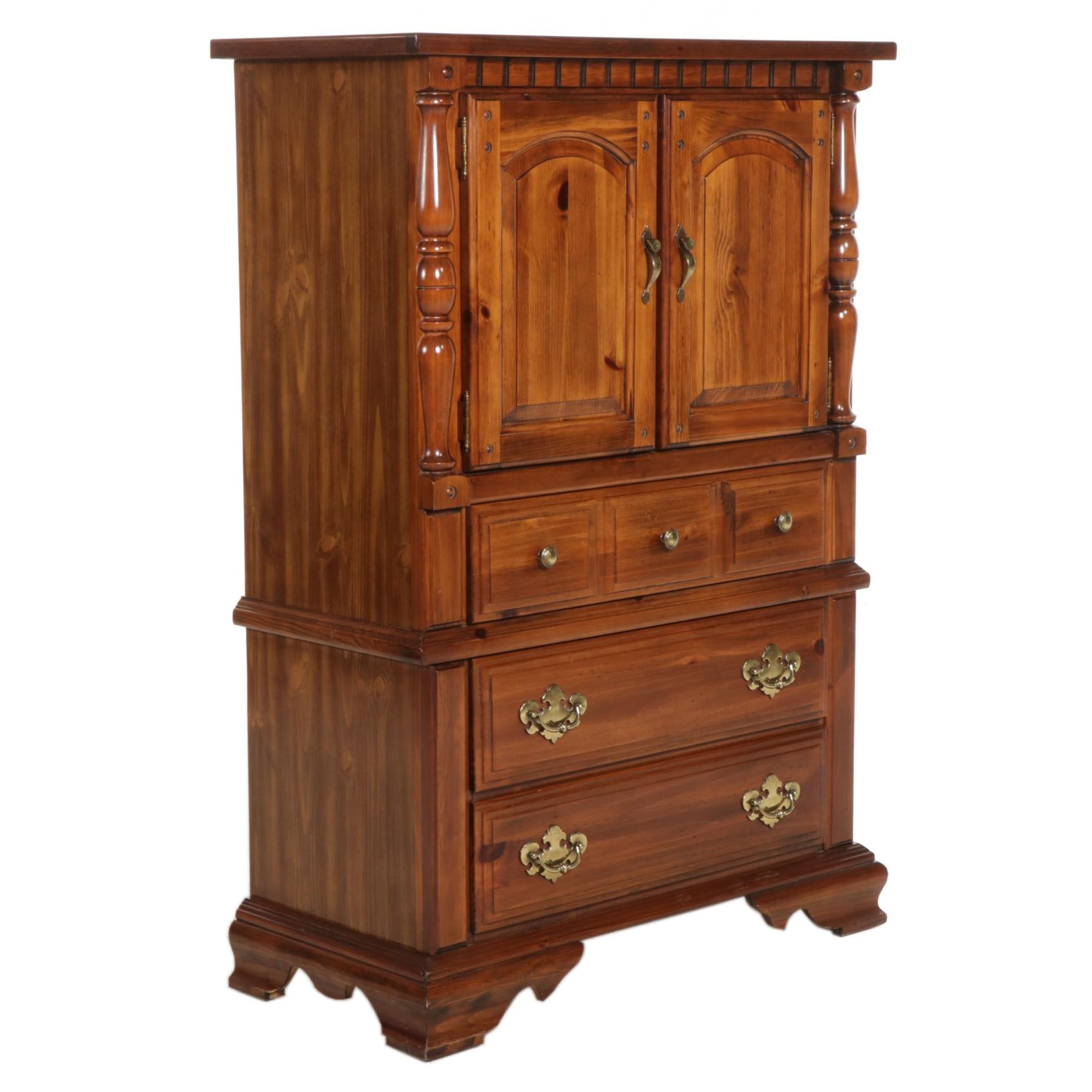 Broyhill Pine Chest of Drawers, Late 20th Century