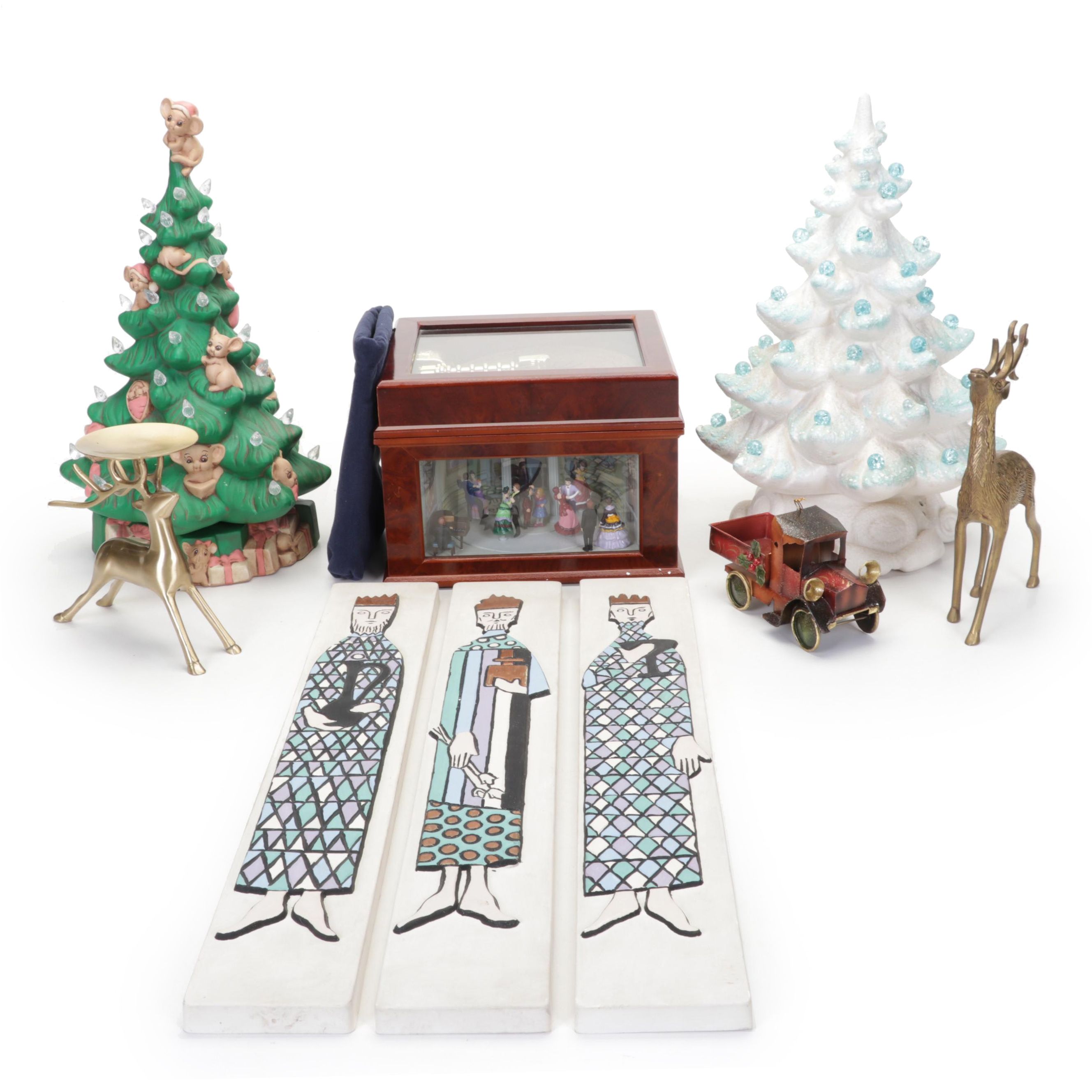 Mr. Christmas Symphonium with Other Christmas Décor