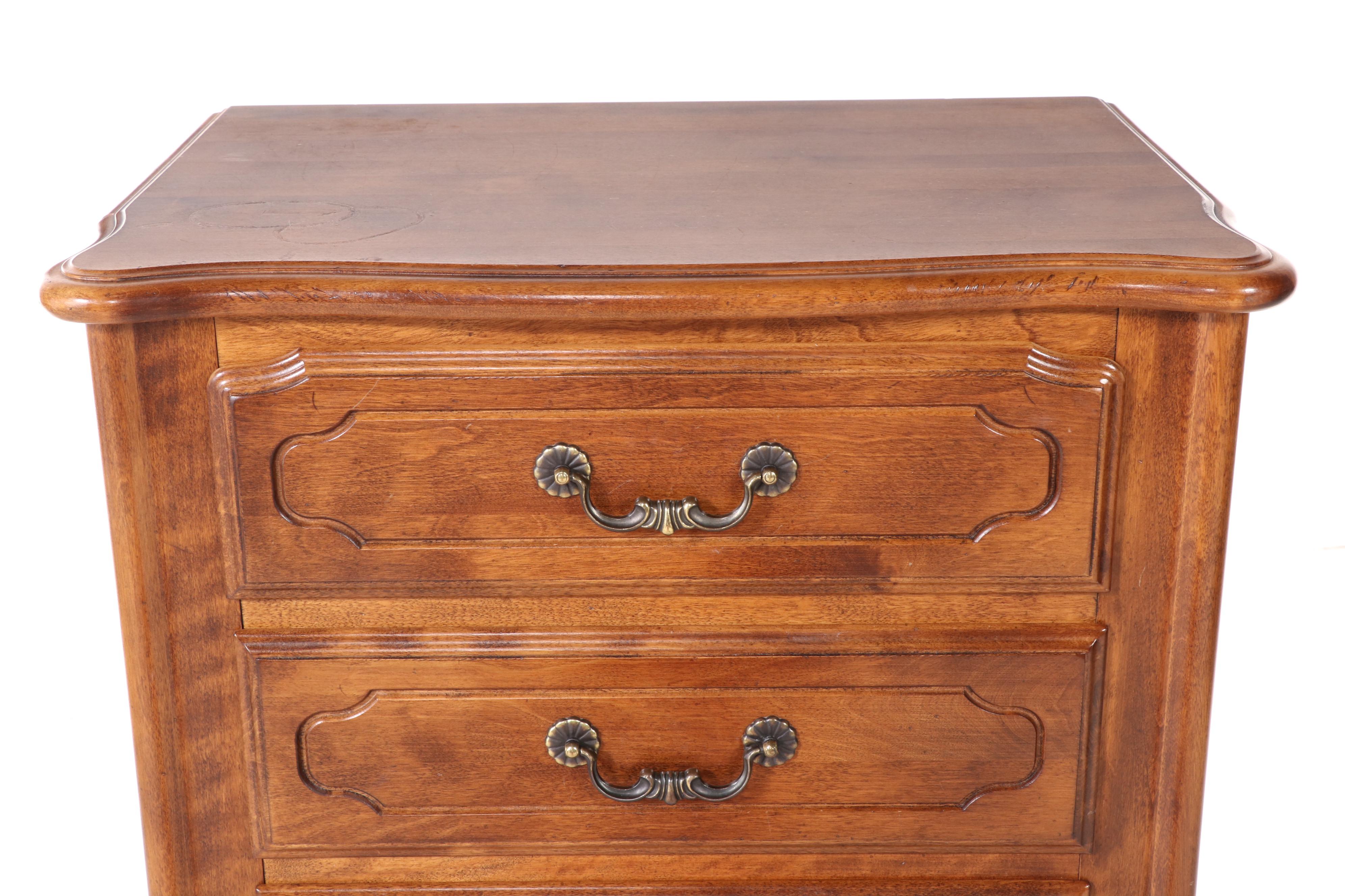 Ethan Allen French Provincial Style Maple Semanier, Late 20th Century