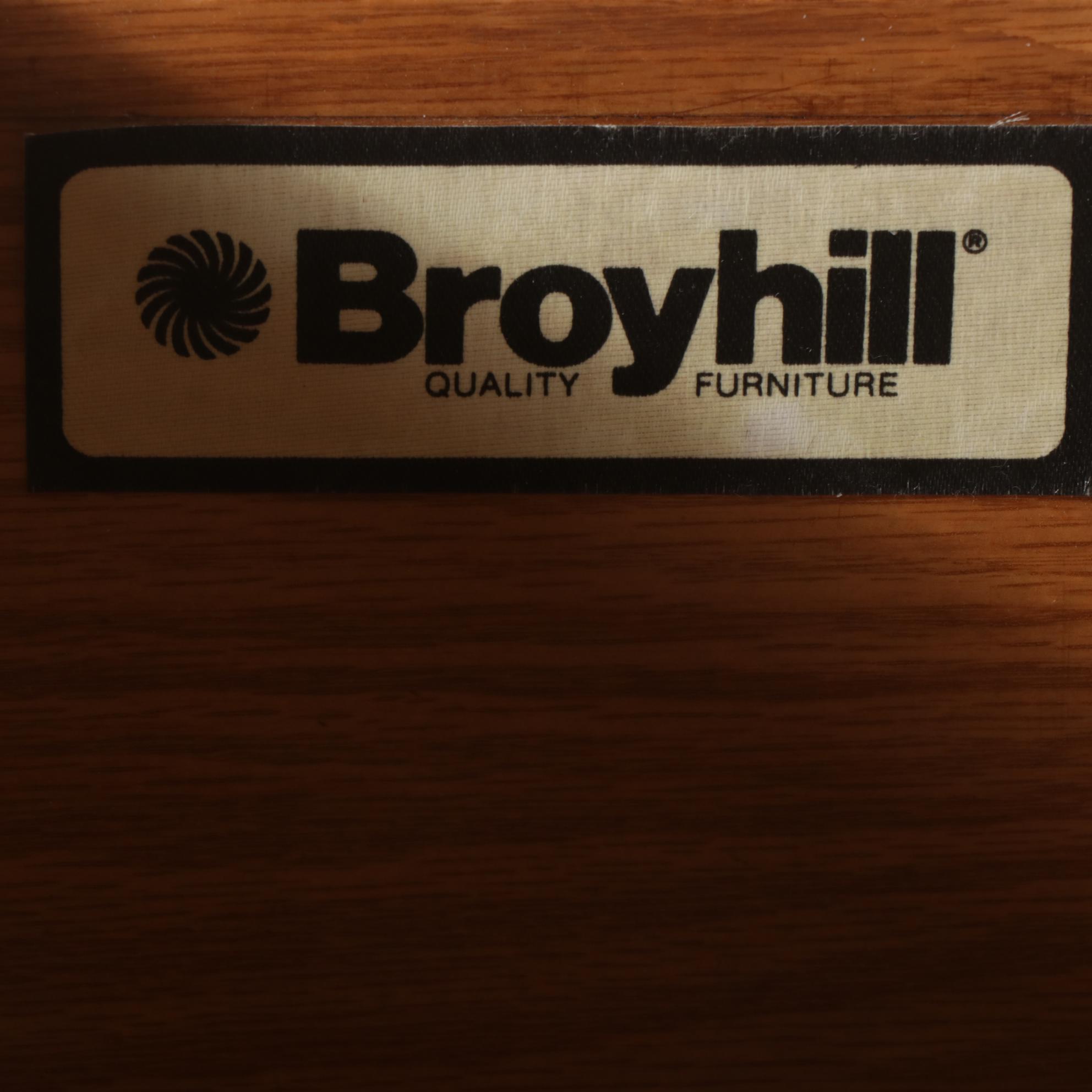 Broyhill Pine Sideboard and Illuminated Cabinet, lat 20th Century