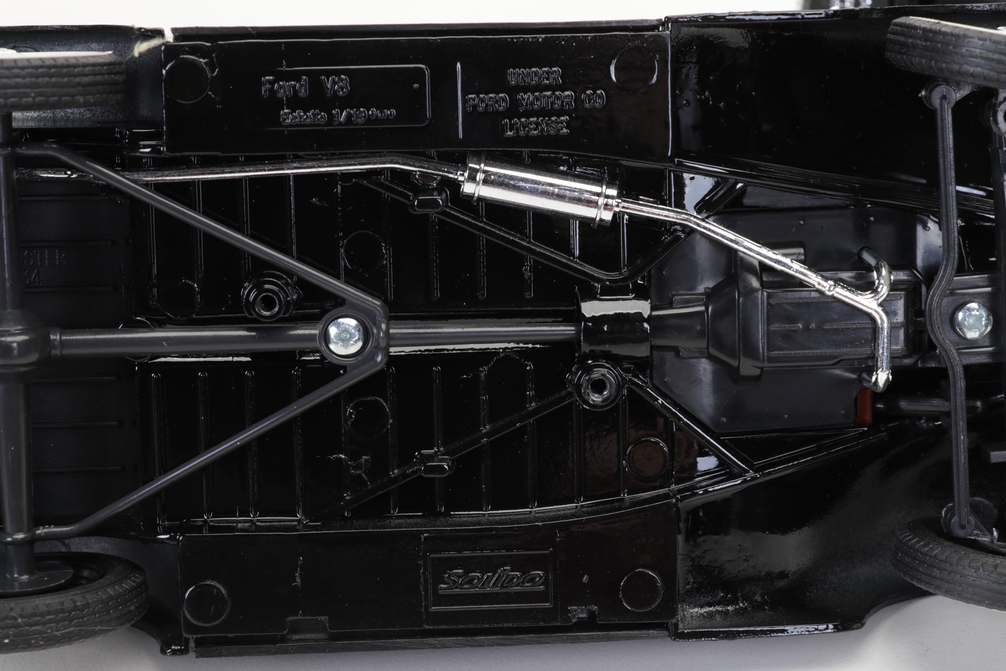 Danbury Mint, Road Legends and More Diecast Metal Classic Cars