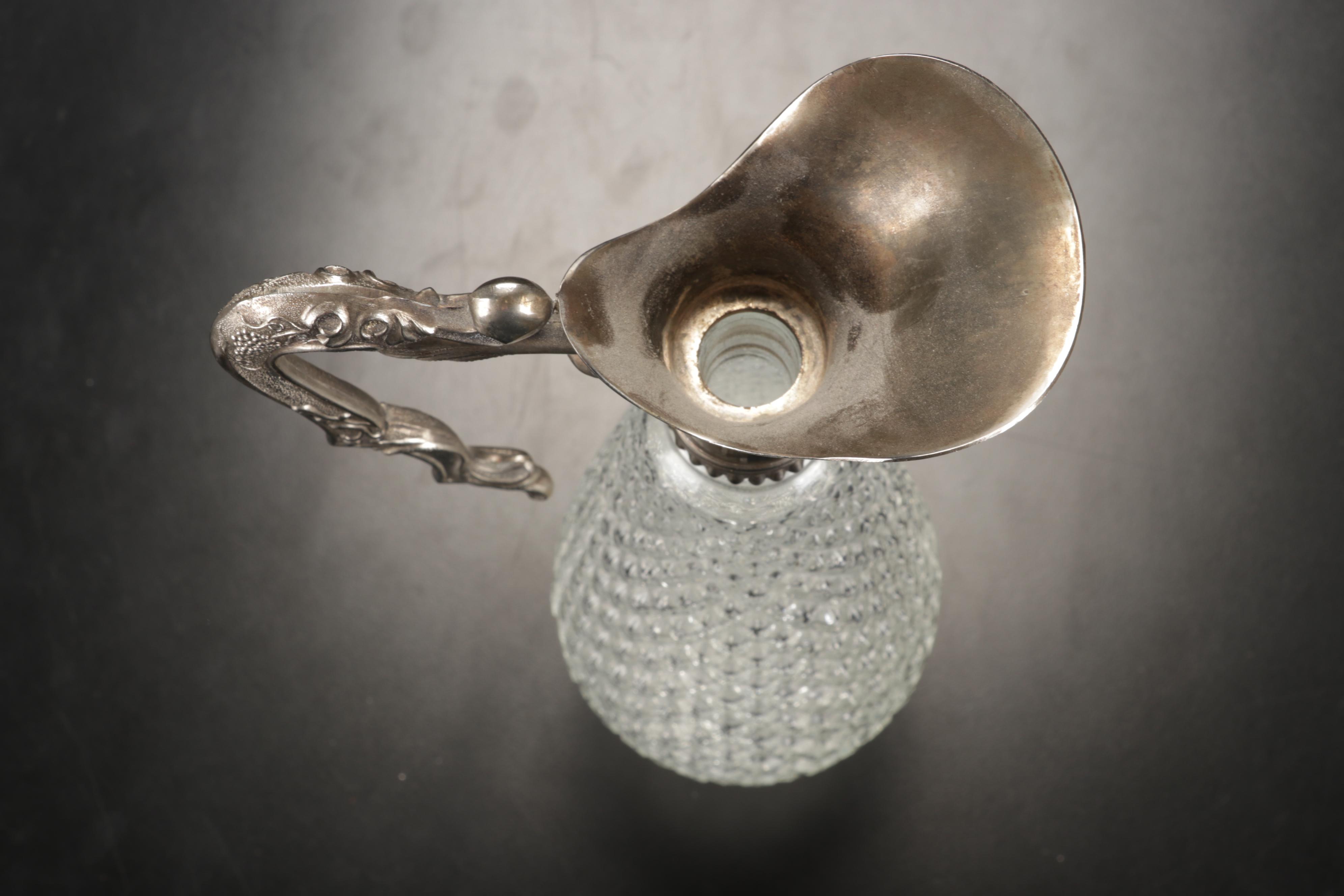 Oneida "Mozart" Flatware with Glass Stemware and Decanter