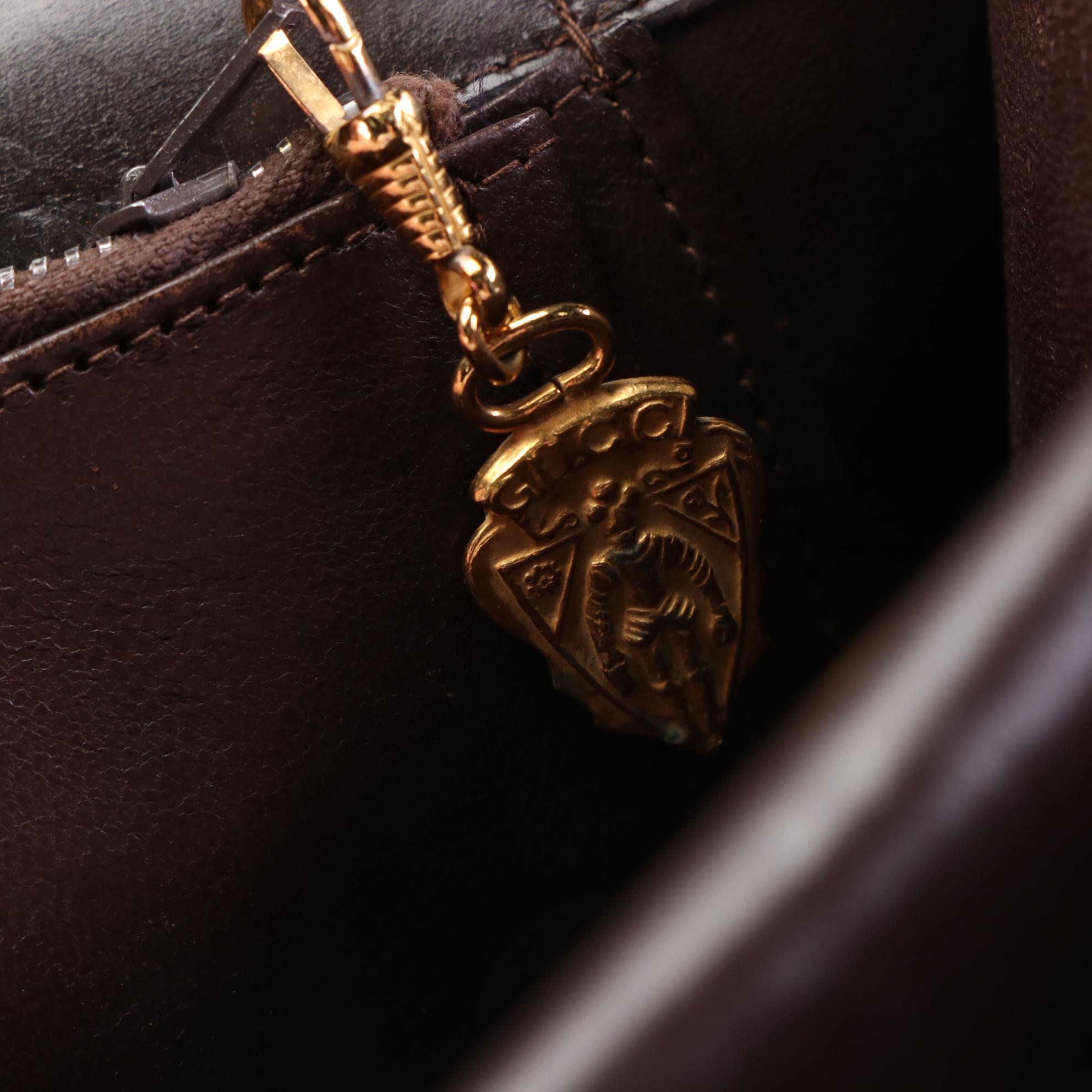 Gucci Flap Front Shoulder Bag in Smooth Leather