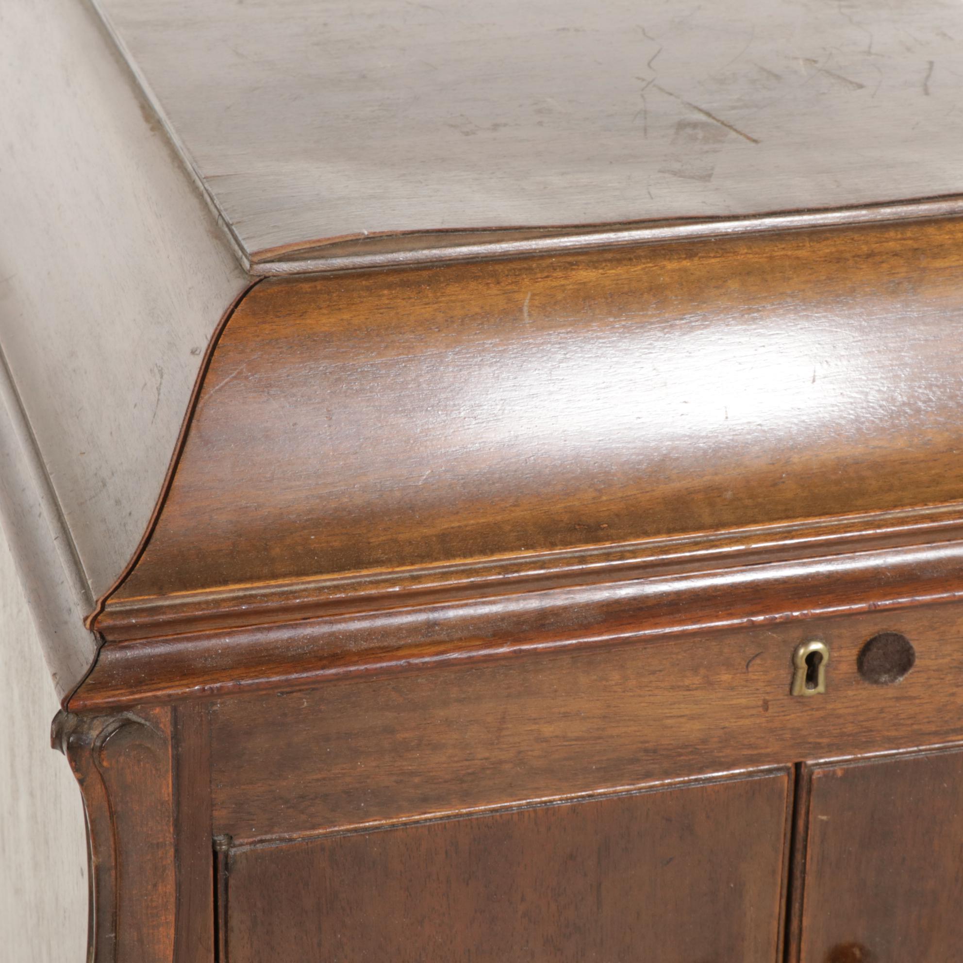 Victor Talking Machine VV-100 Victrola in Mahogany-Veneered Floor Cabinet, 1922