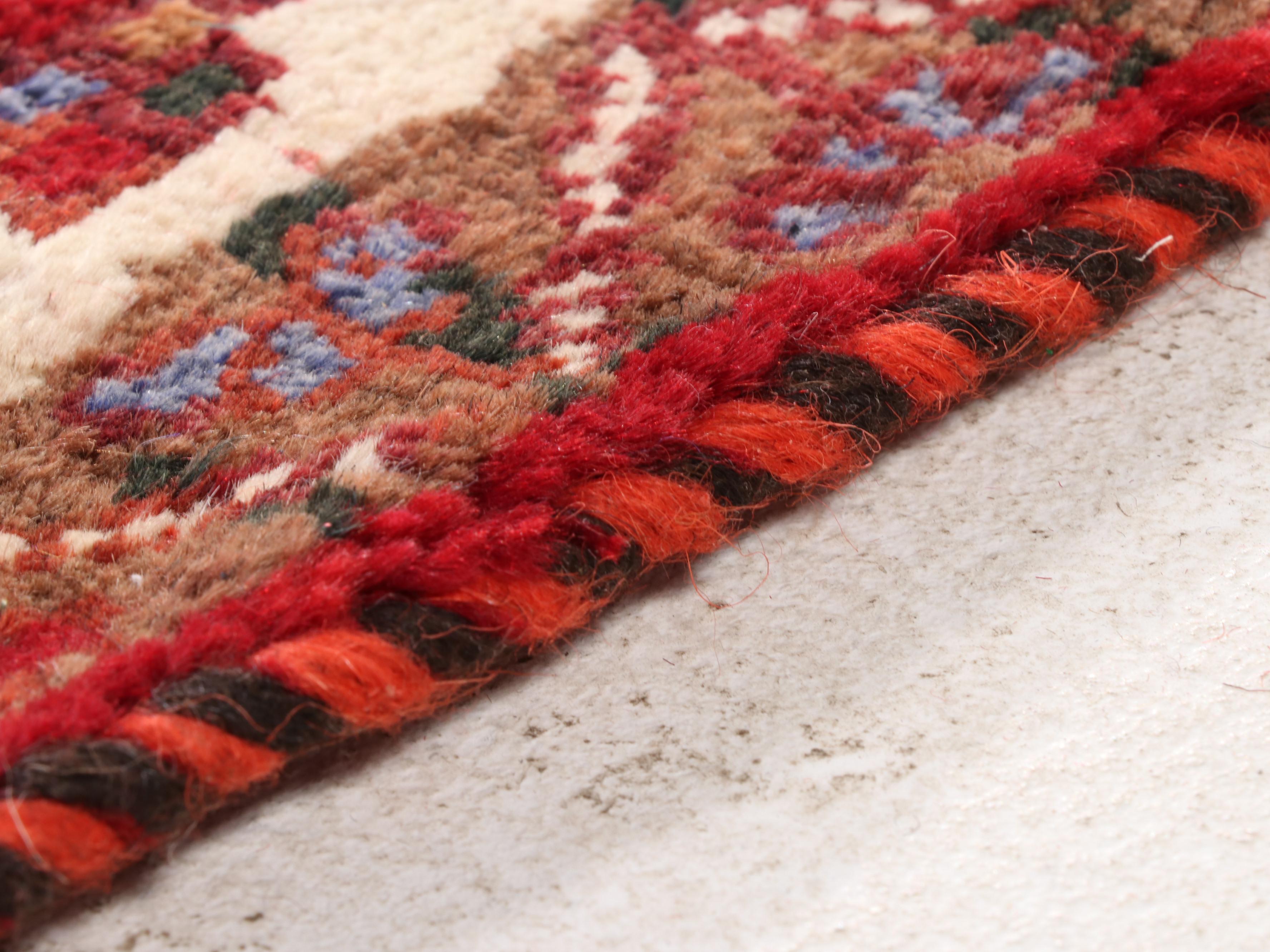 5'5 x 8'5 Hand-Knotted Persian Qahqai Area Rug