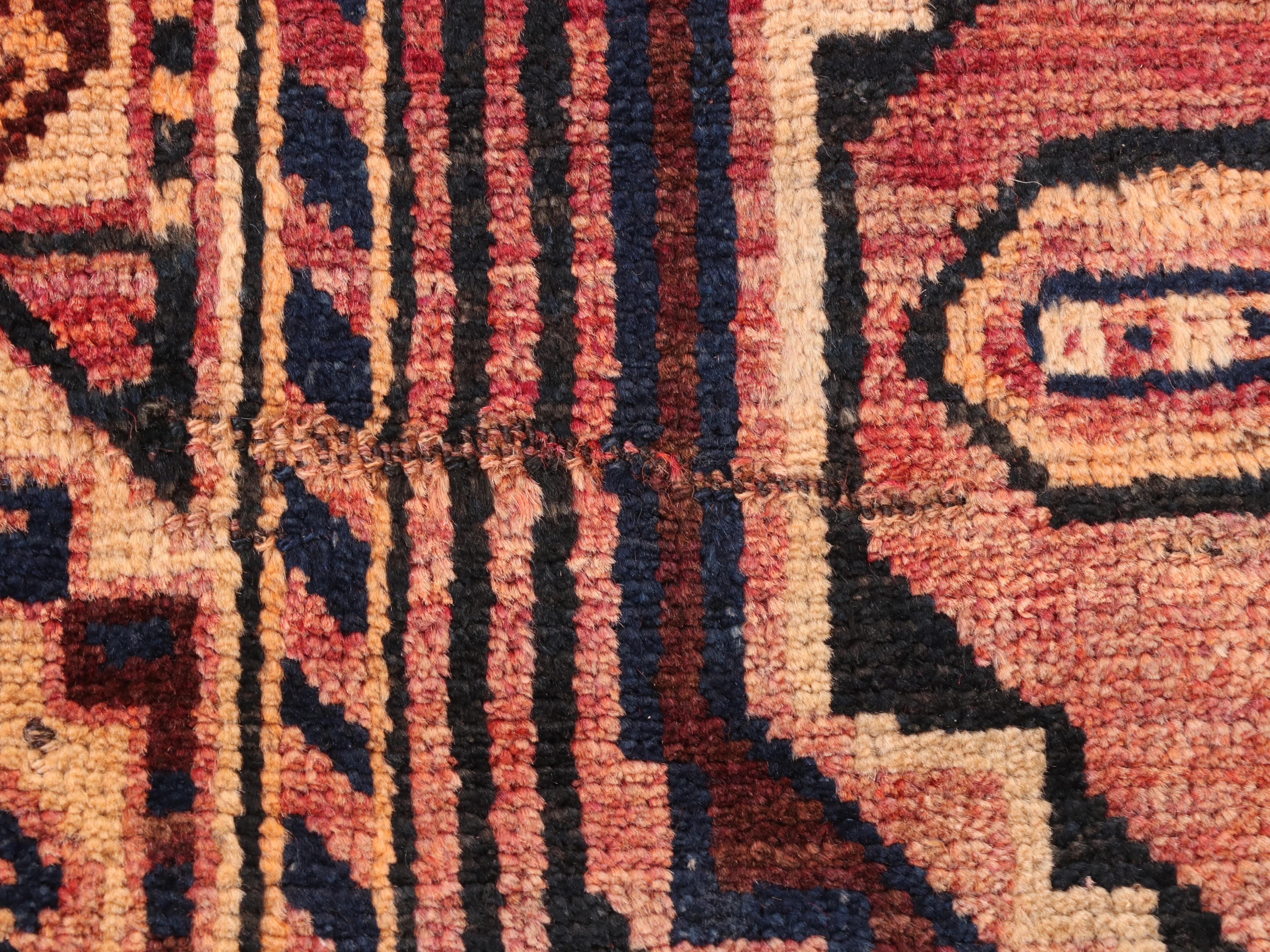 3'11 x 7'4 Hand-Knotted Persian Shiraz Area Rug