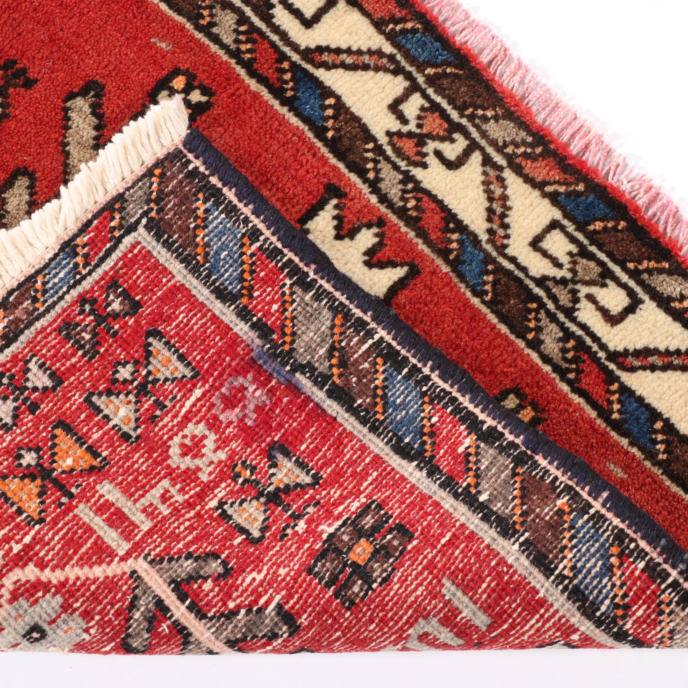 1'7 x 1'9 Hand-Knotted Northwest Persian Village Pictorial Floor Mat