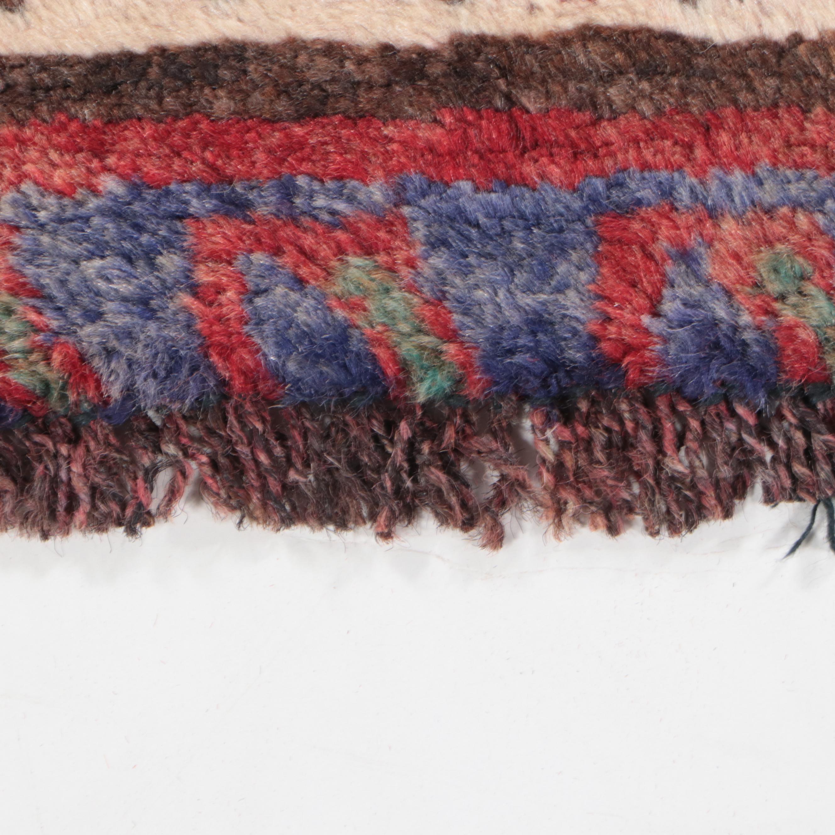 4'1 x 7'4 Hand-Knotted Persian Shiraz Area Rug