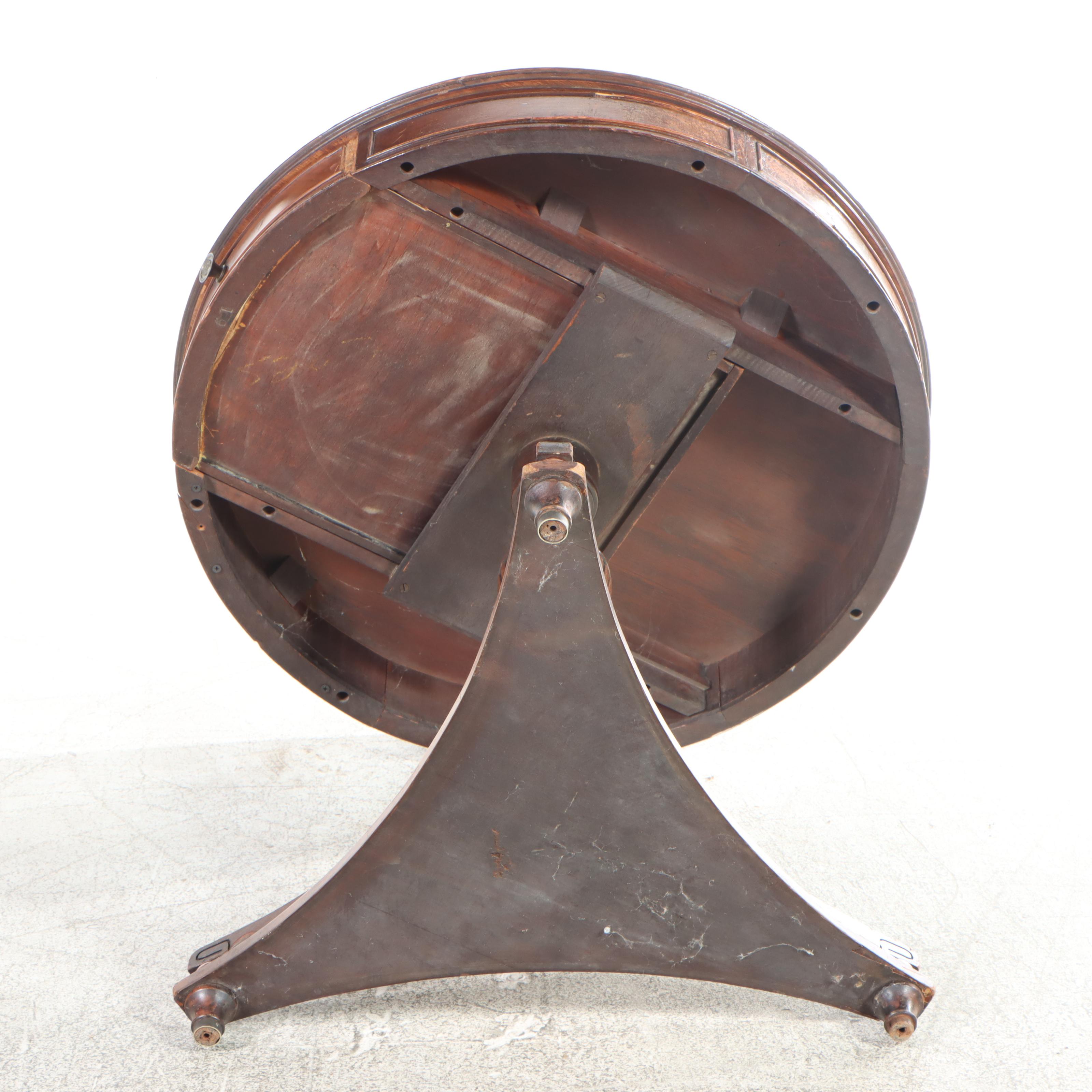 Federal Style Mahogany Circular Center Table