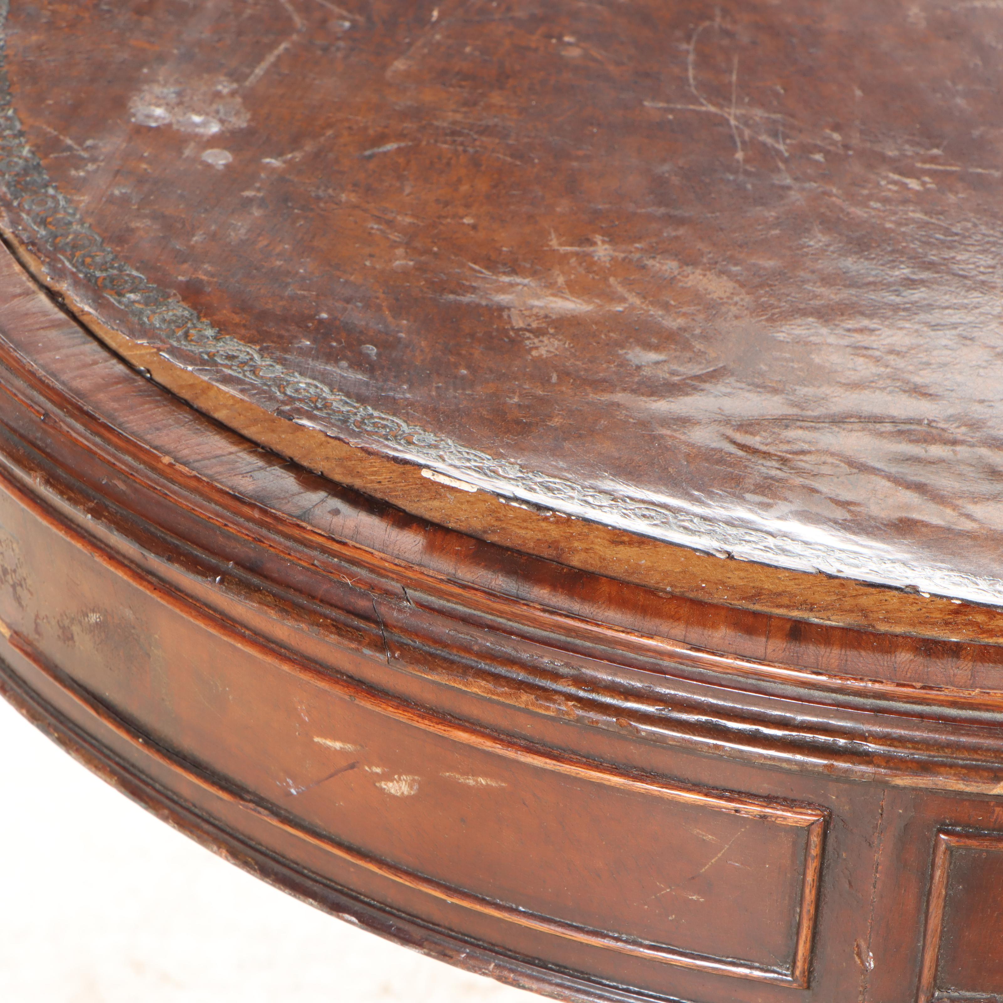 Federal Style Mahogany Circular Center Table
