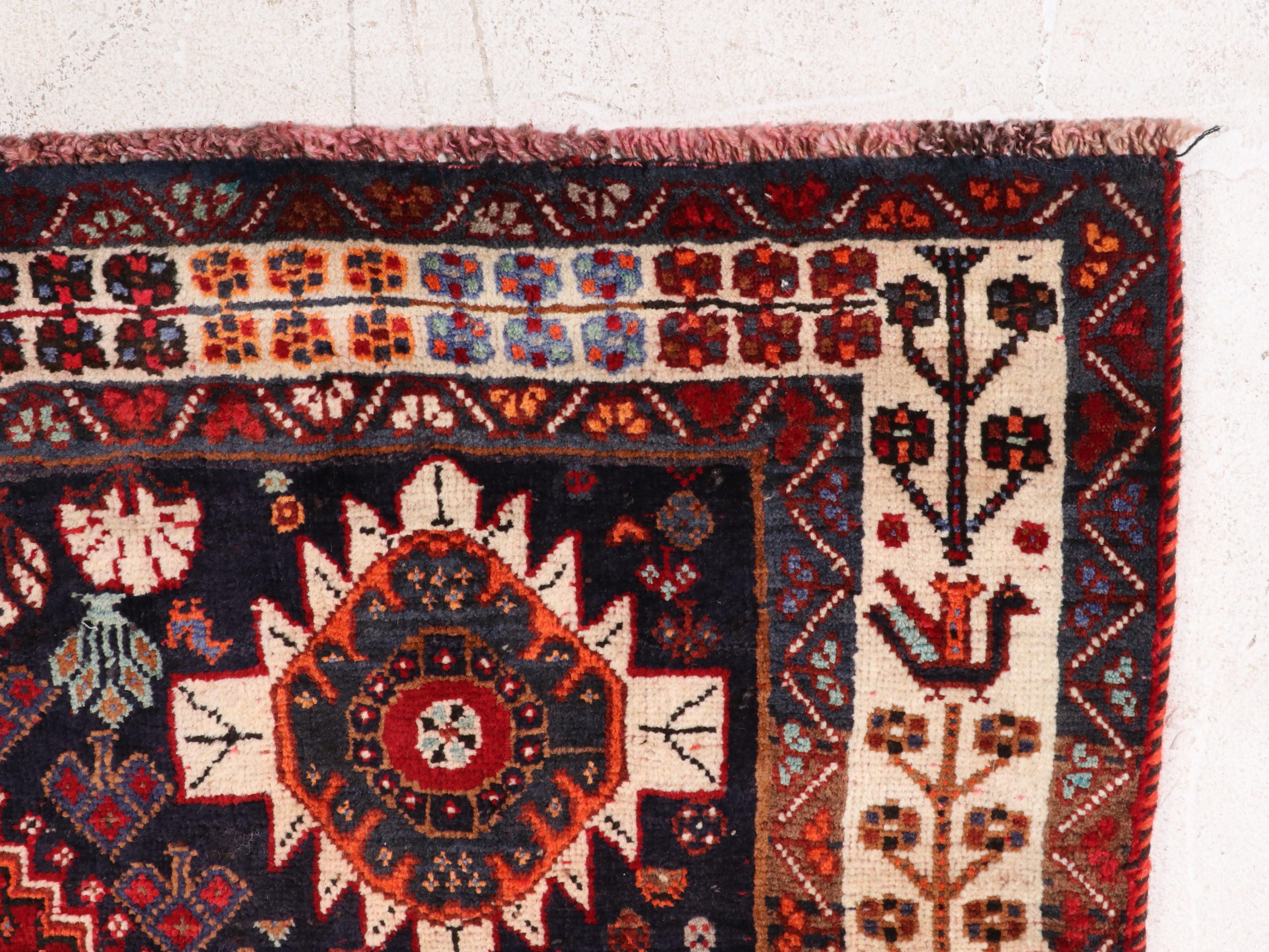 5'5 x 8'5 Hand-Knotted Persian Qahqai Area Rug