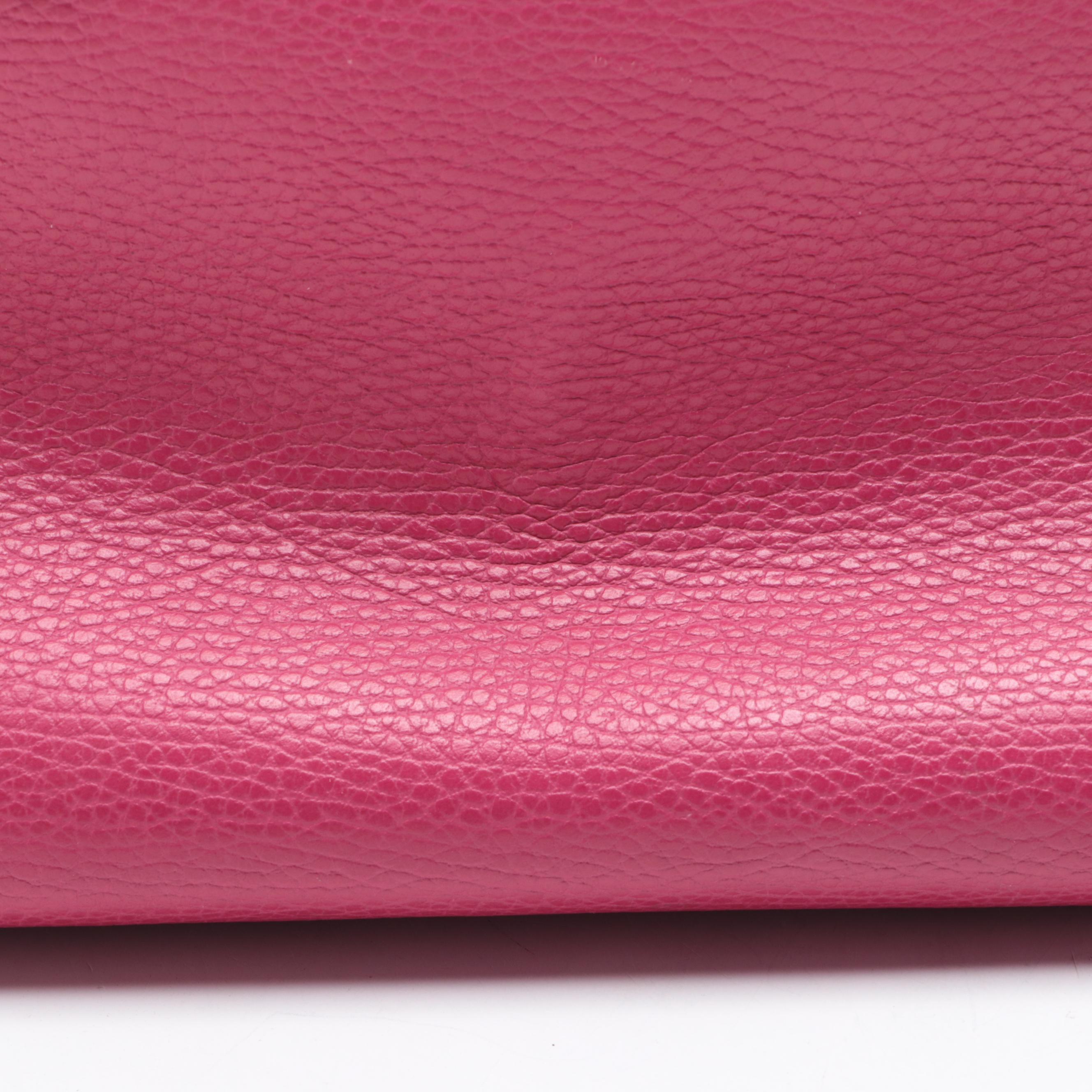 Gucci Swing Top Handle Bag in Pebble Grain Leather