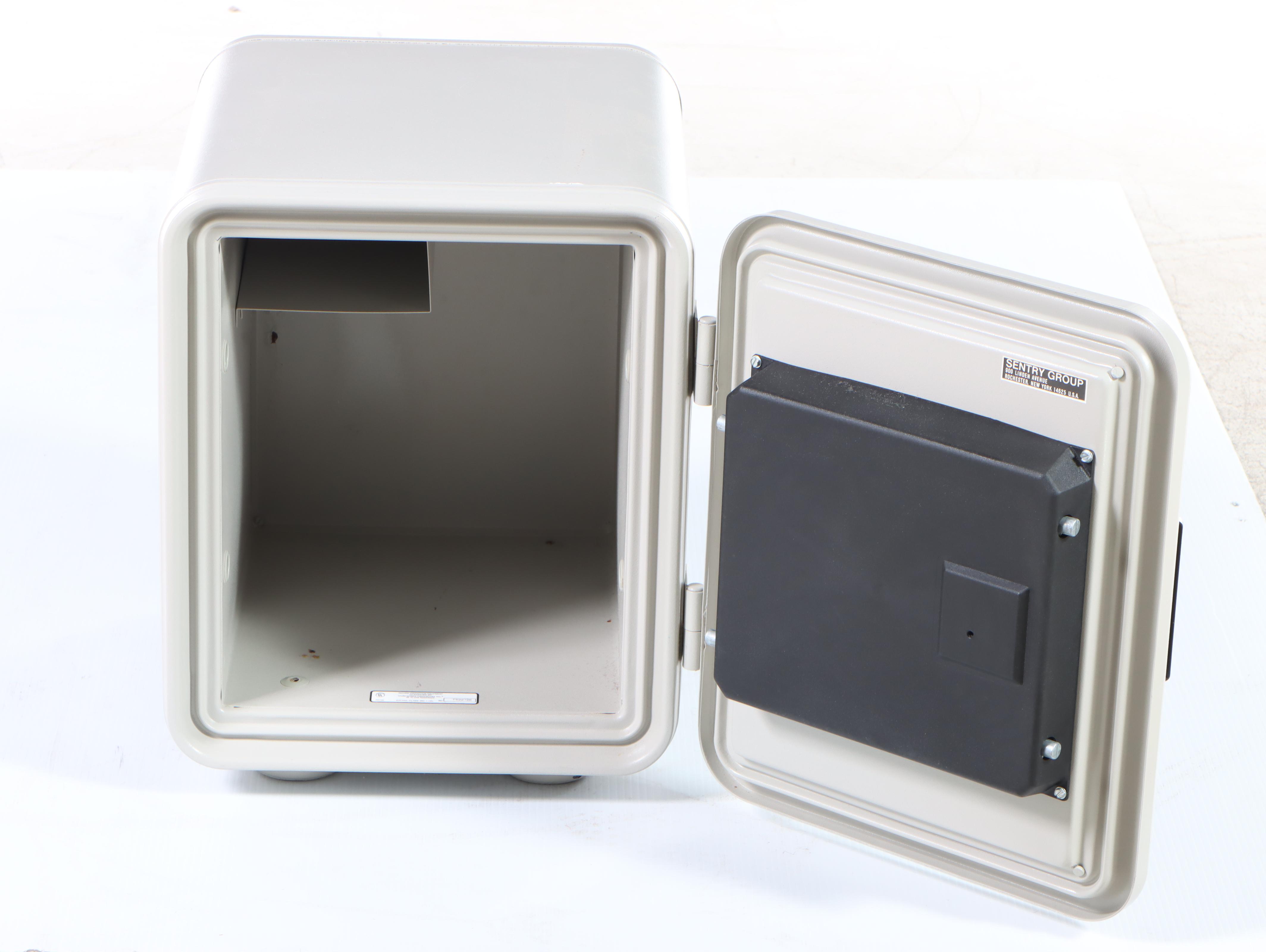 Sentry Fire-Safe Model 1250 Home/Office Safe
