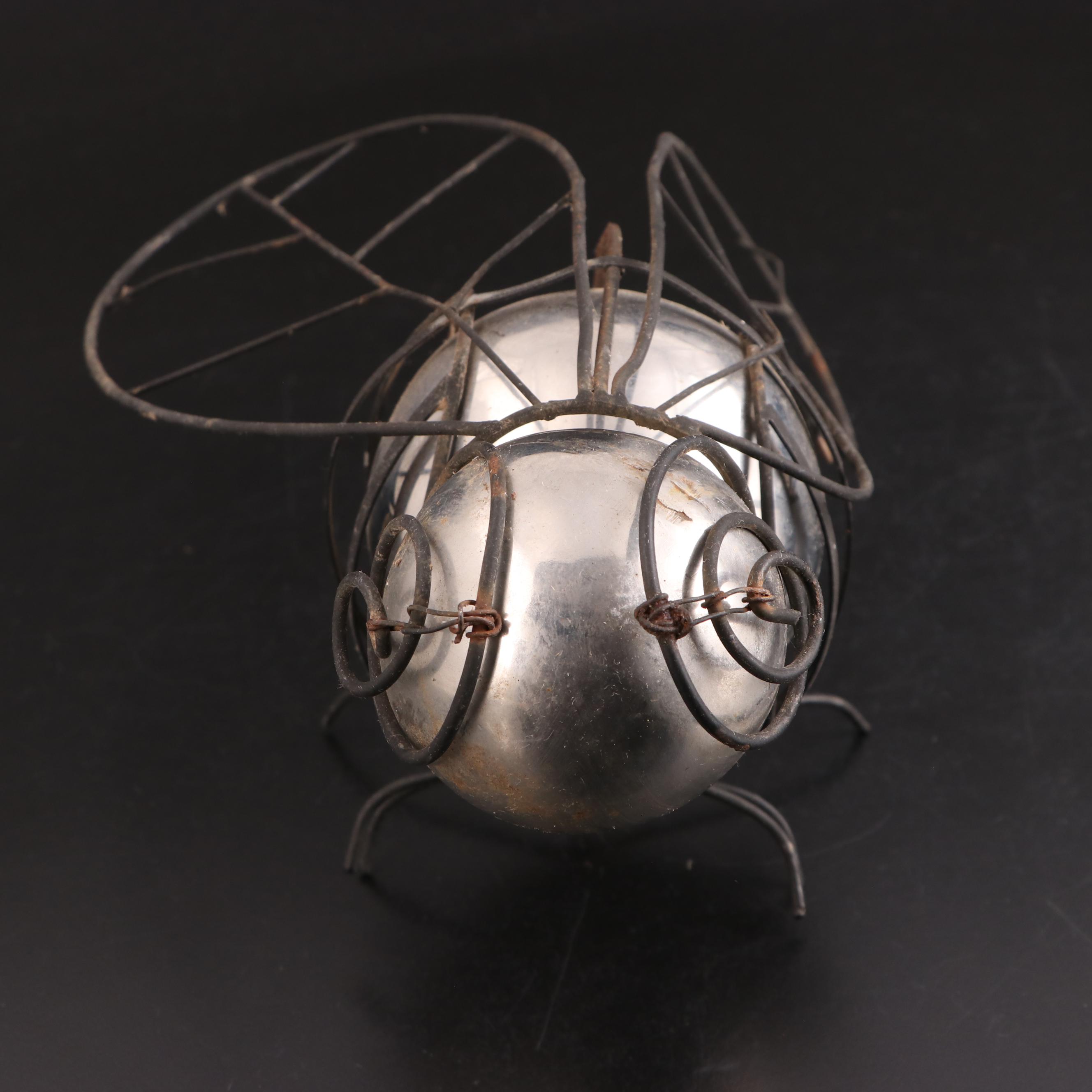 Wire-Wrapped Mirrored Orb Fly and Dragonfly Outdoor Décor