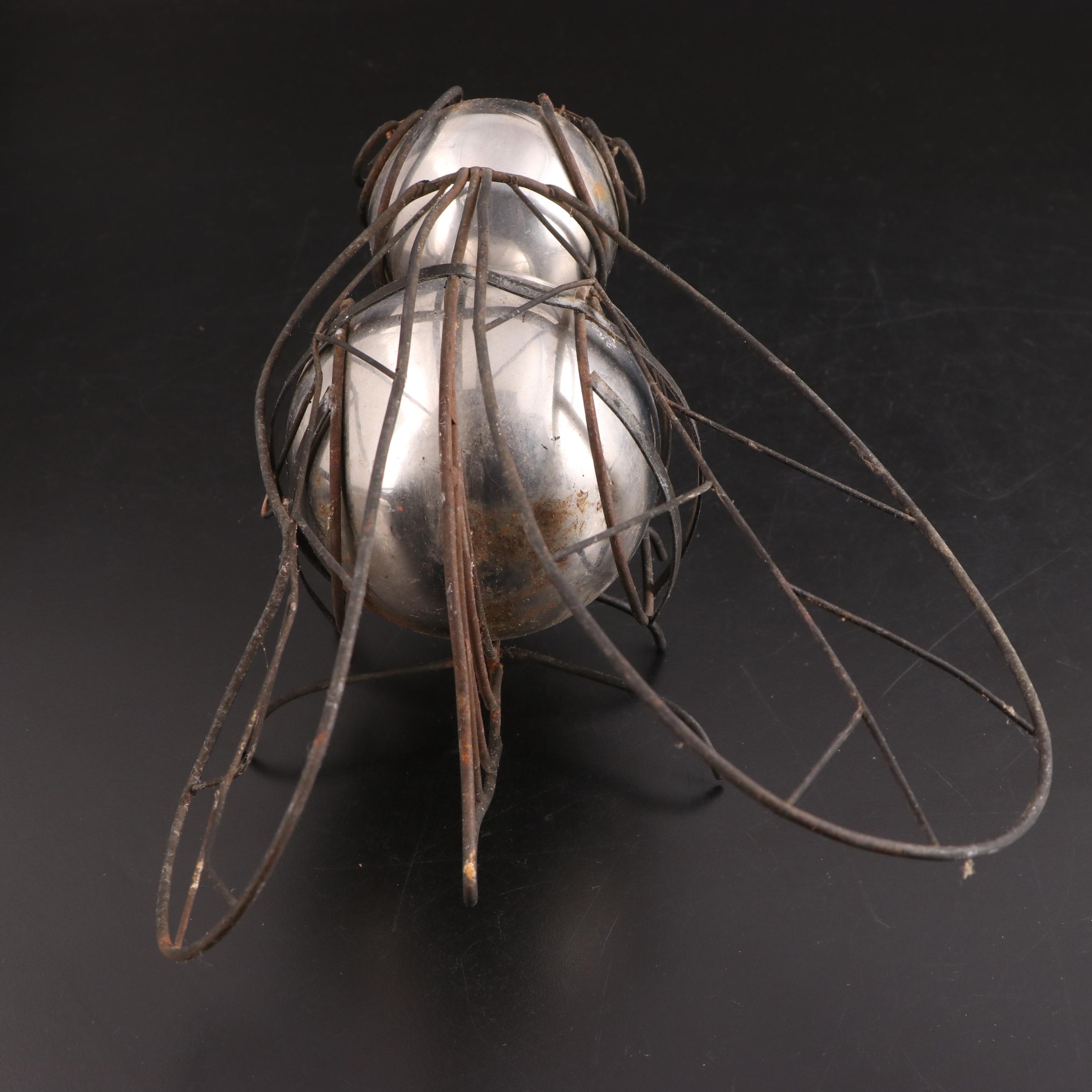 Wire-Wrapped Mirrored Orb Fly and Dragonfly Outdoor Décor