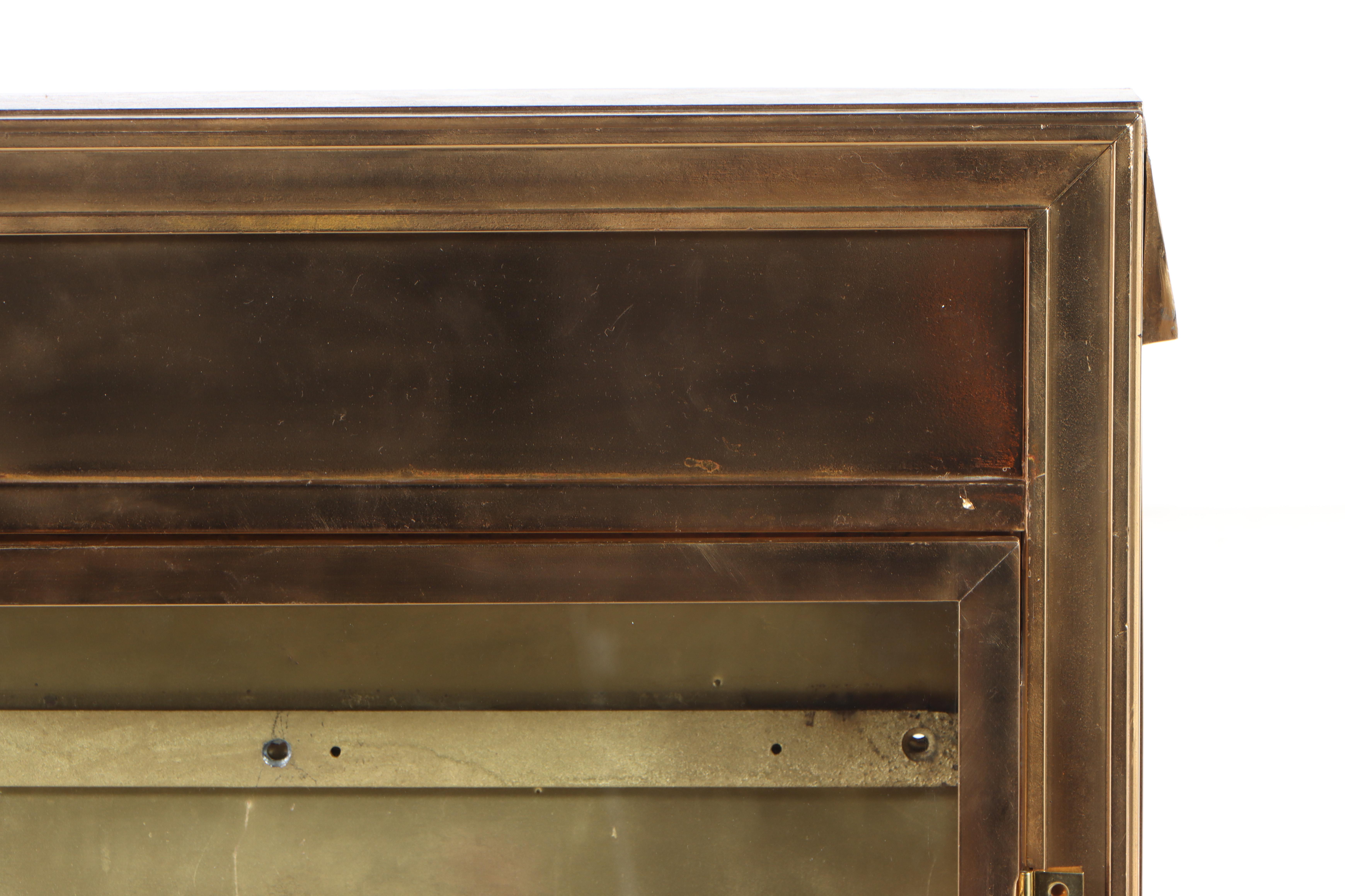 Russart Brass Lockable Illuminated Bulletin Board