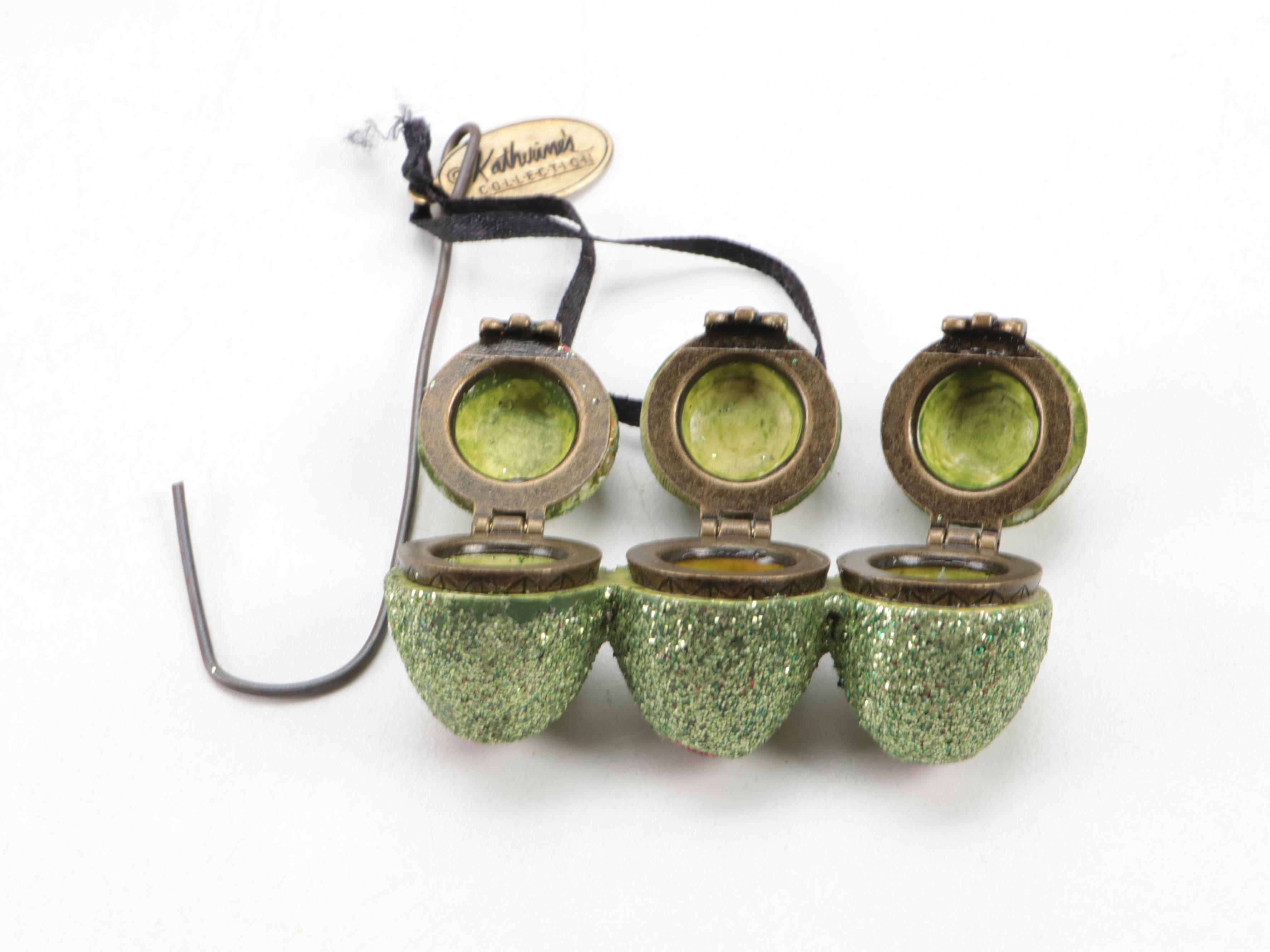 Mold Blown Glass with Other Ornaments and Décor