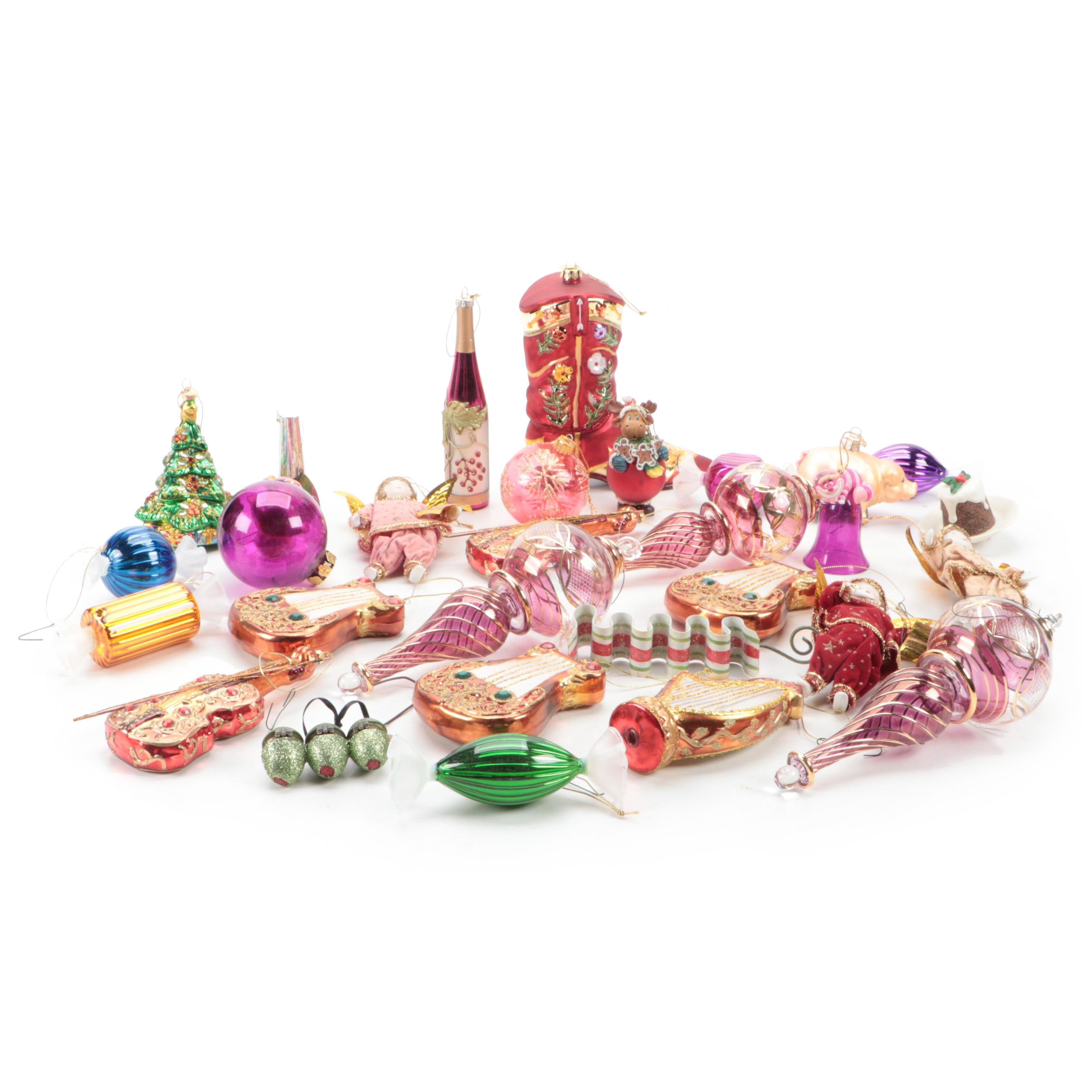 Mold Blown Glass with Other Ornaments and Décor