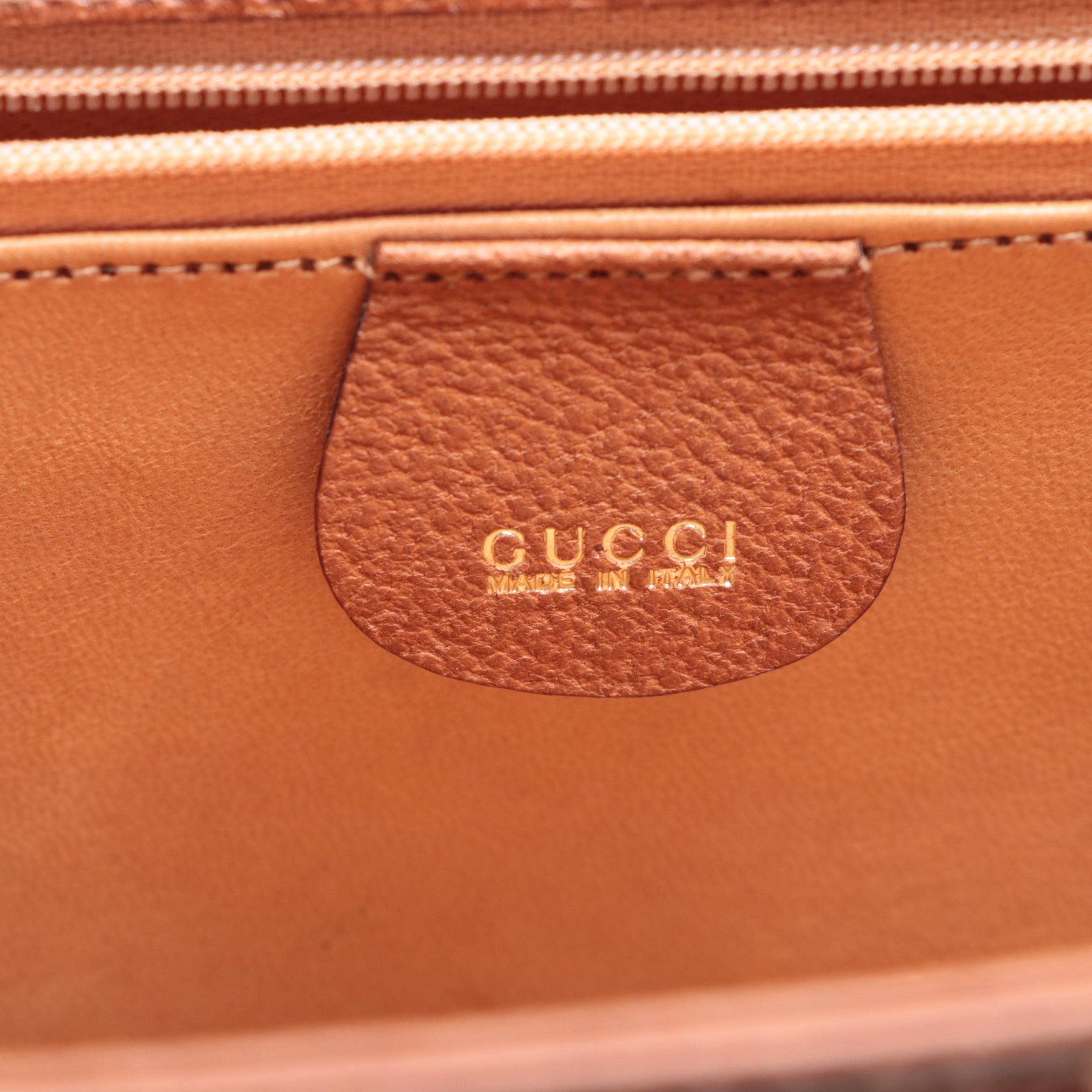 Gucci Web Clutch in Leather