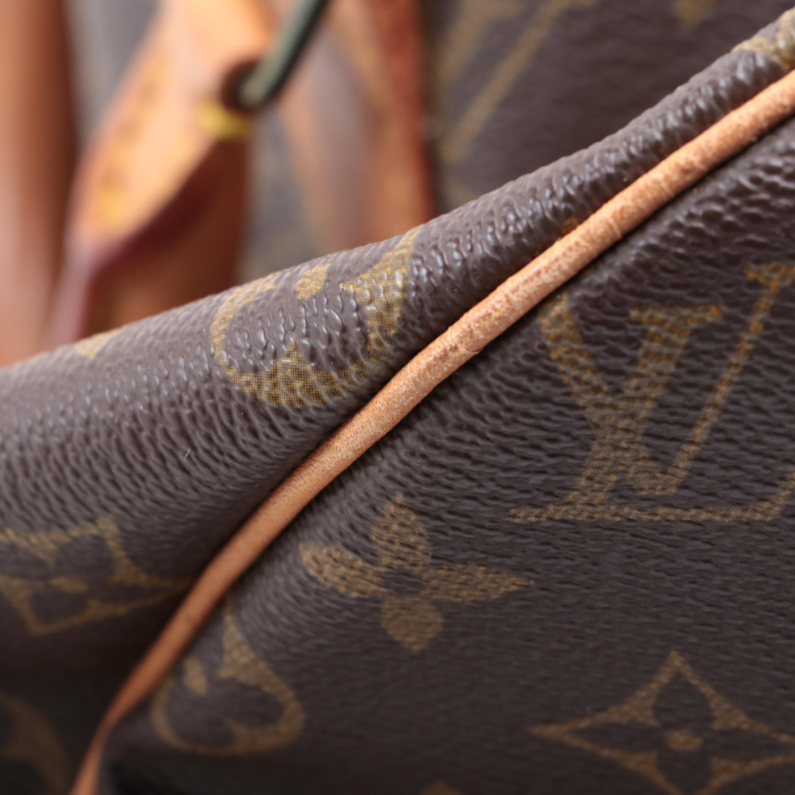 Louis Vuitton Speedy 40 in Monogram Canvas and Vachetta Leather