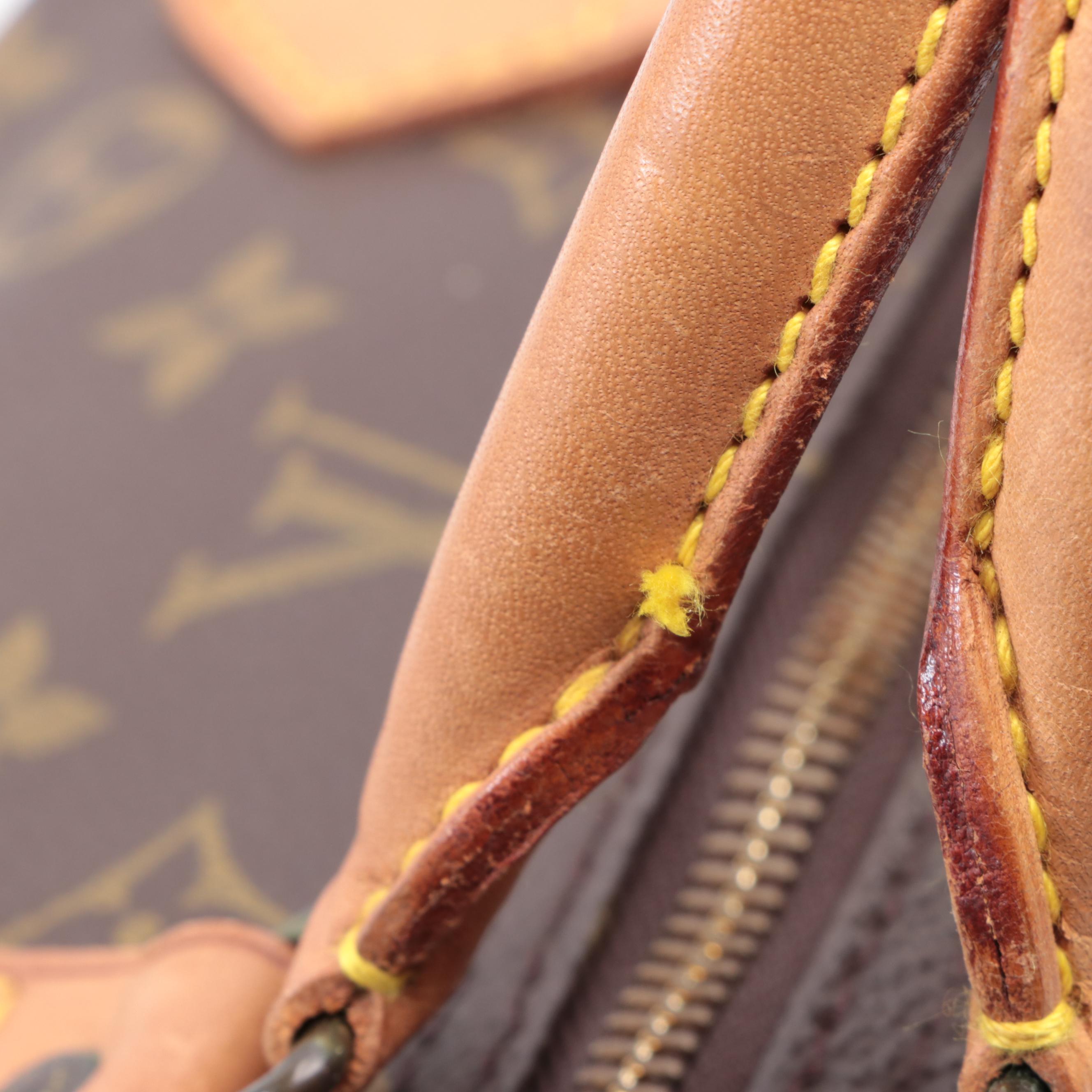 Louis Vuitton Speedy 40 in Monogram Canvas and Vachetta Leather