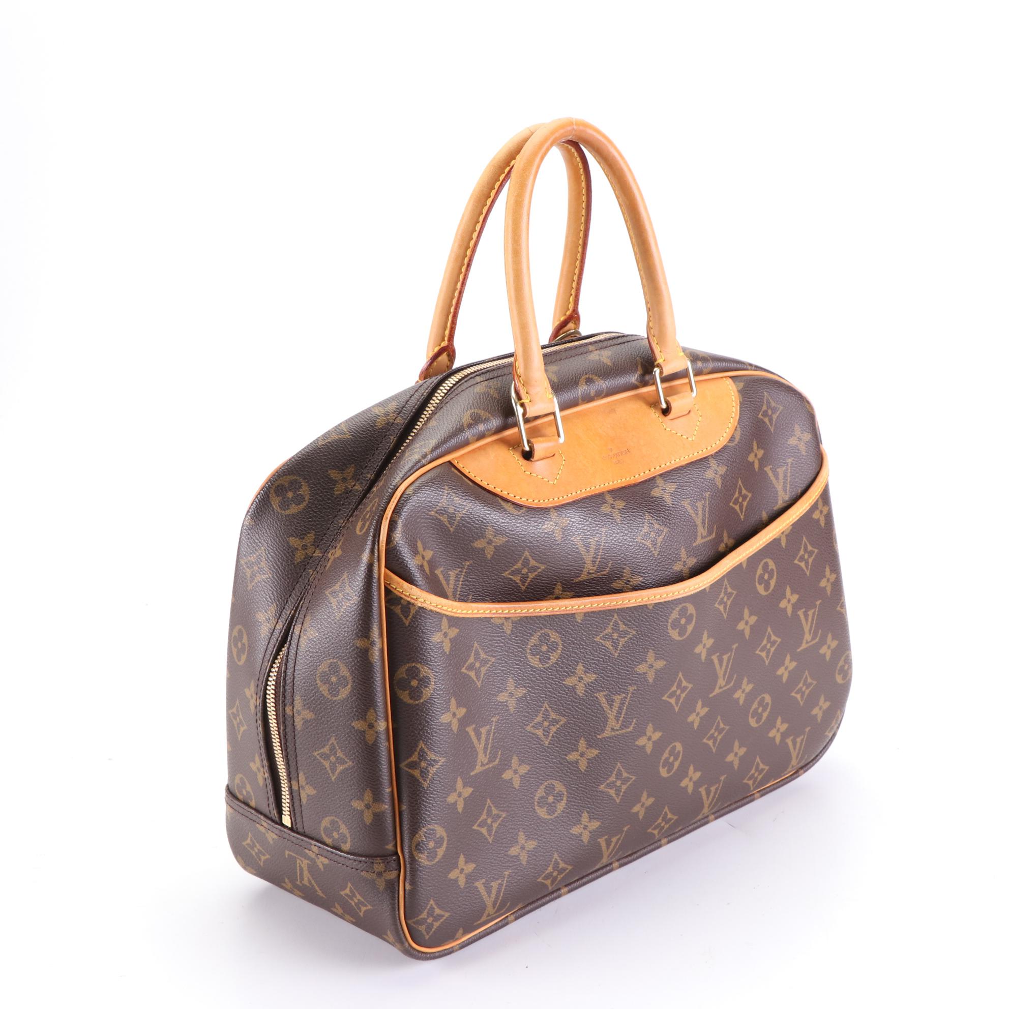 Louis Vuitton Deauville Travel Bag in Monogram Canvas and Vachetta Leather