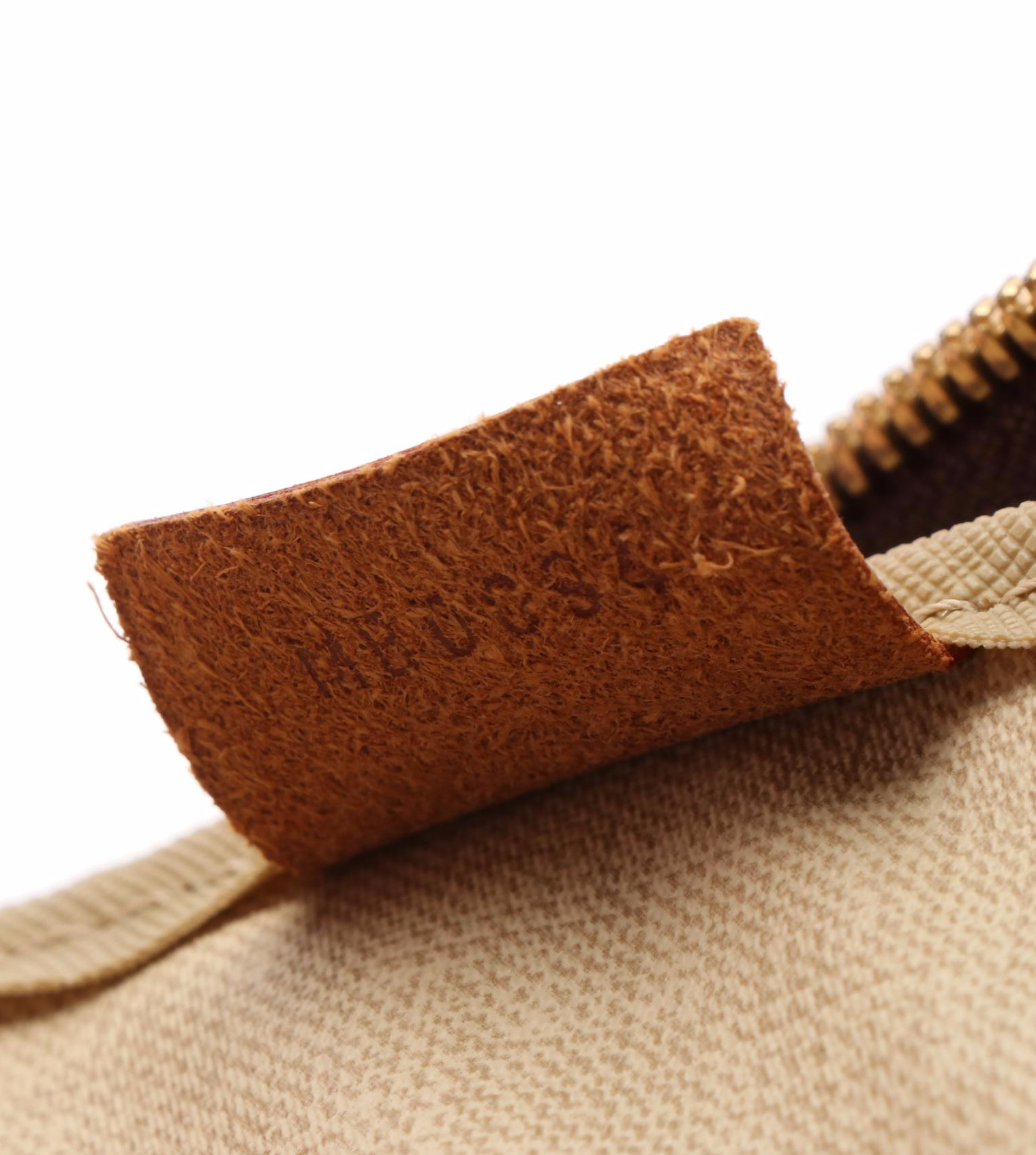 Louis Vuitton Deauville Travel Bag in Monogram Canvas and Vachetta Leather