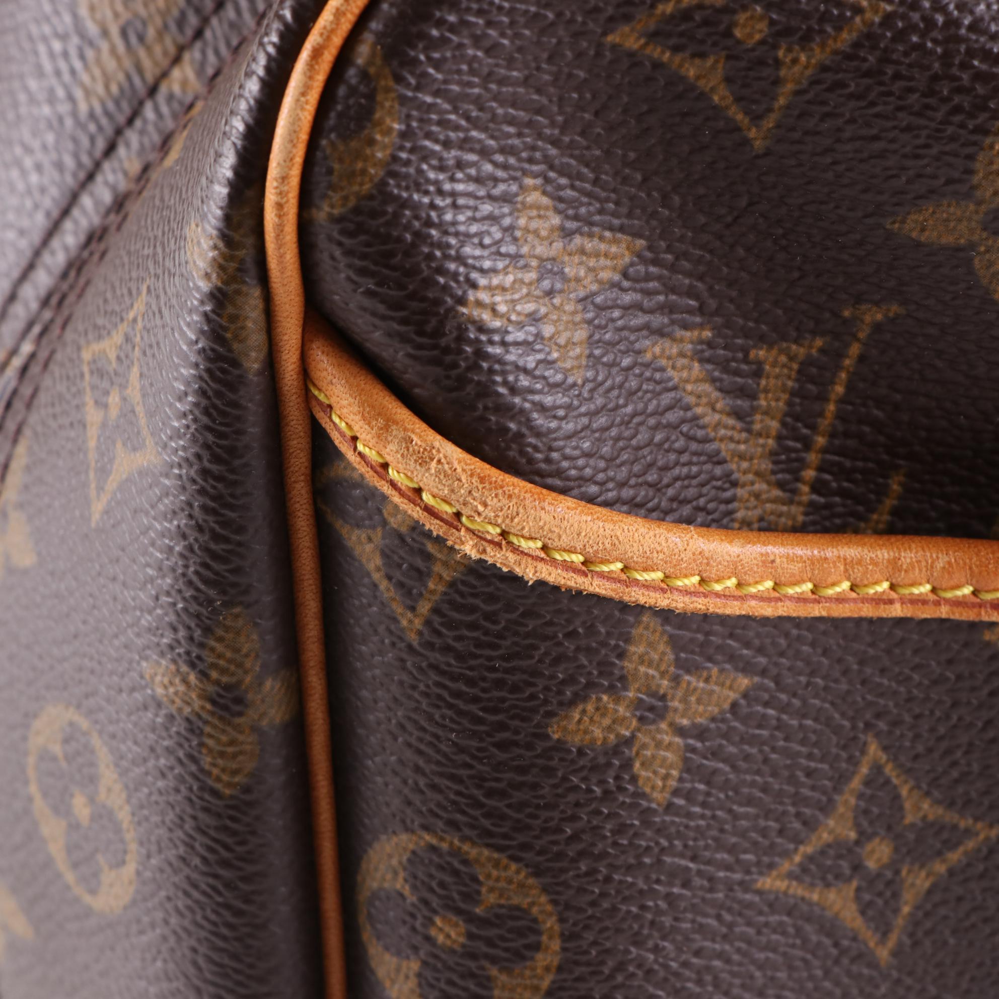 Louis Vuitton Deauville Travel Bag in Monogram Canvas and Vachetta Leather