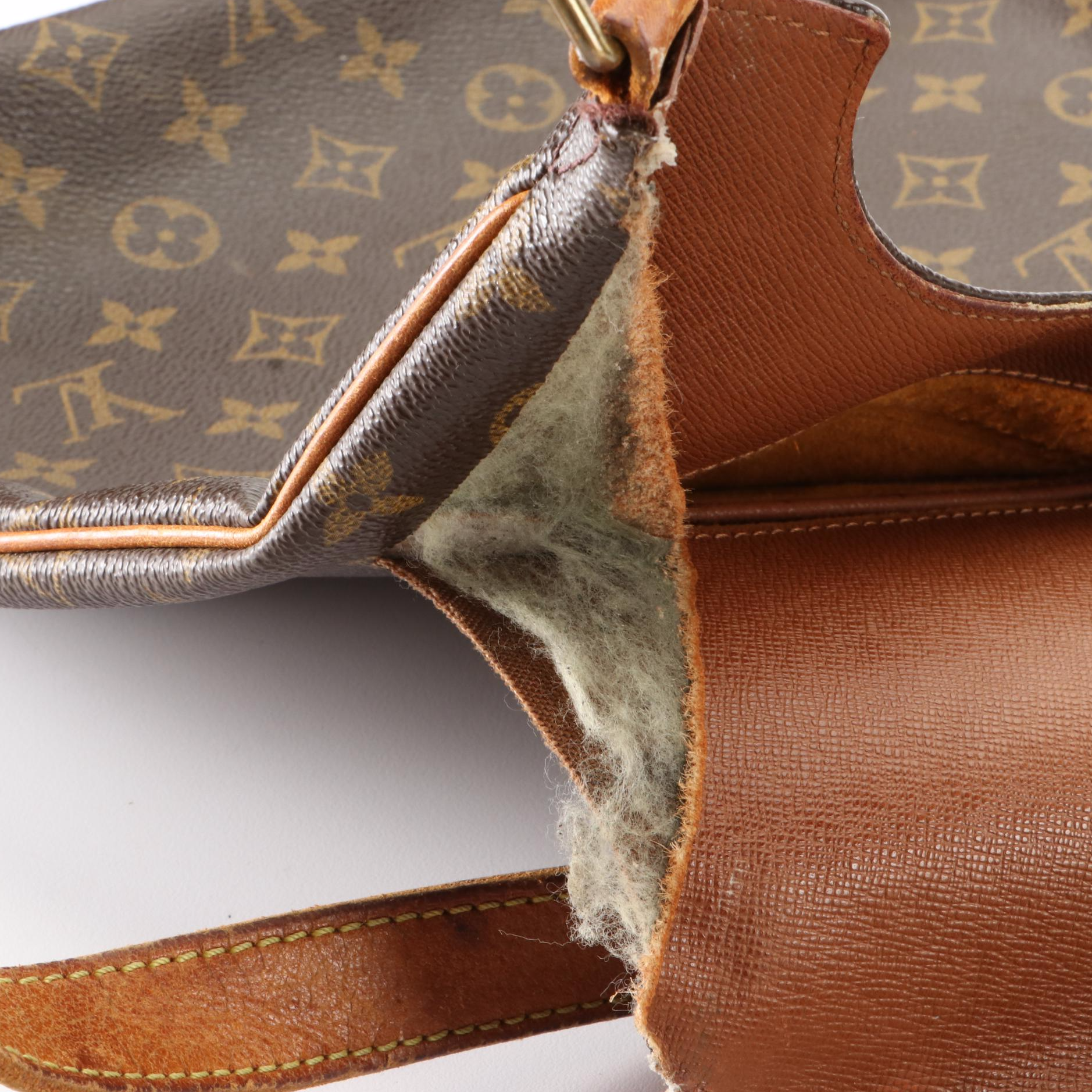 Louis Vuitton Musette Bag in Monogram Canvas and Vachetta Leather