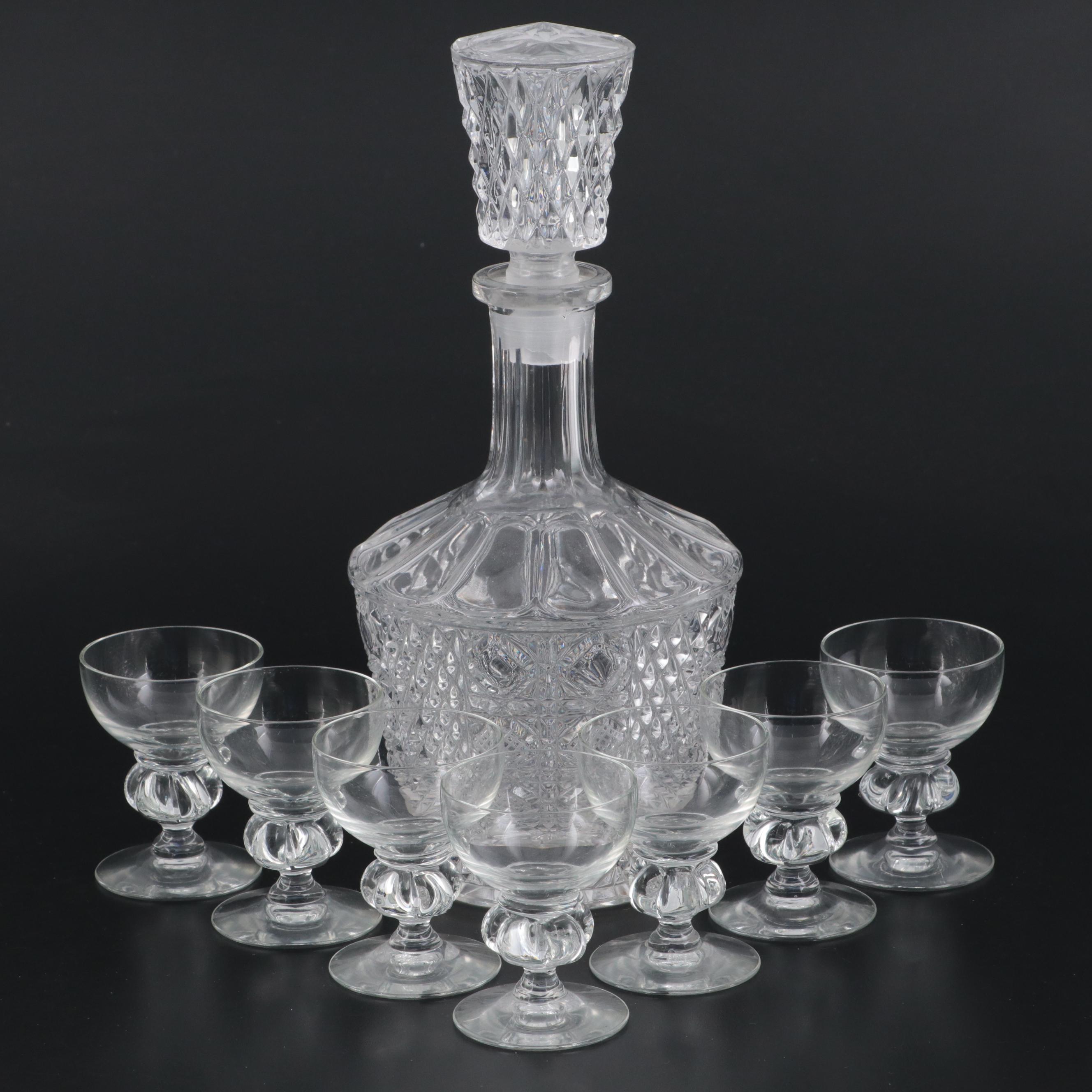 Crystal Decanter with Glass Liquor Glasses, Mid to Late 20th Century