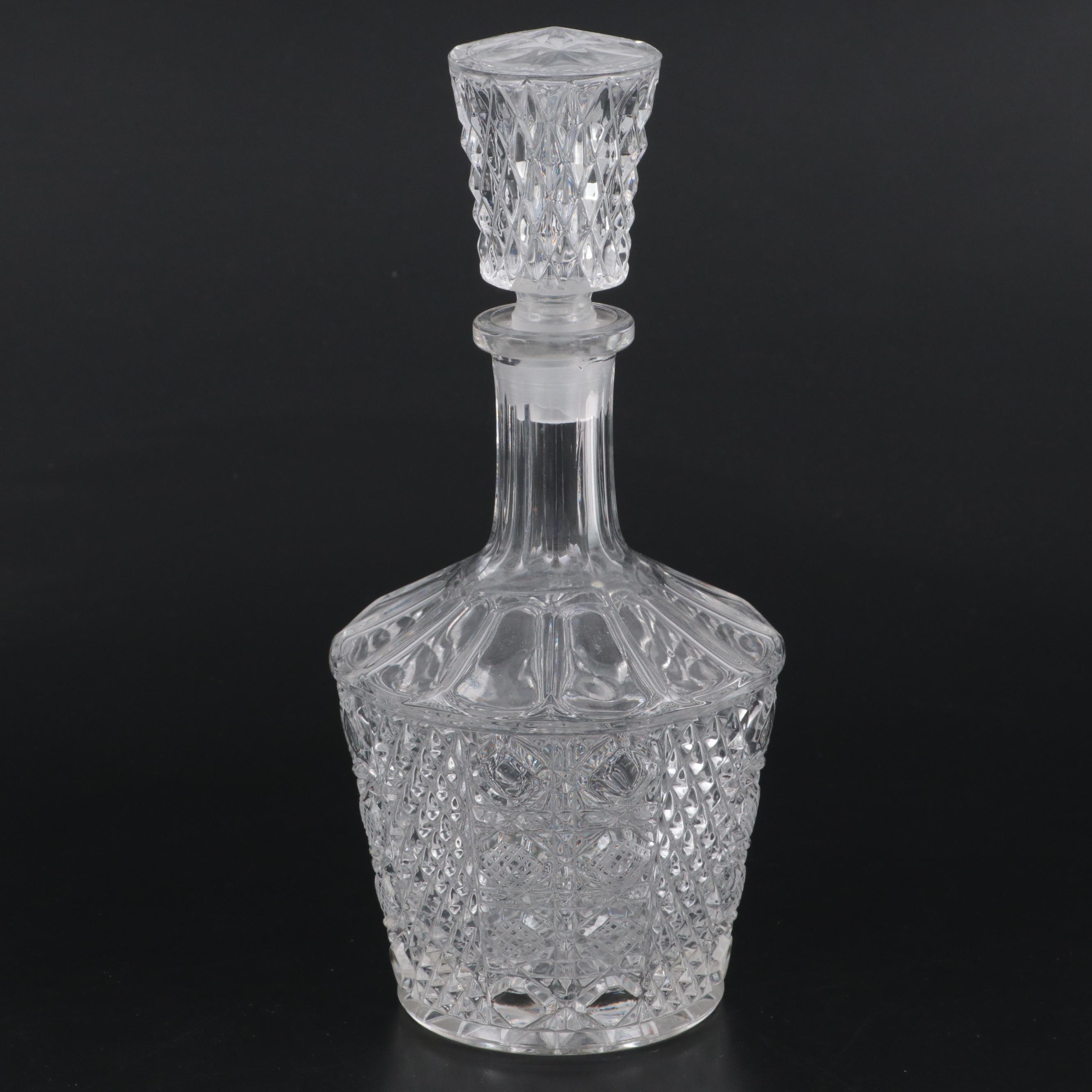 Crystal Decanter with Glass Liquor Glasses, Mid to Late 20th Century